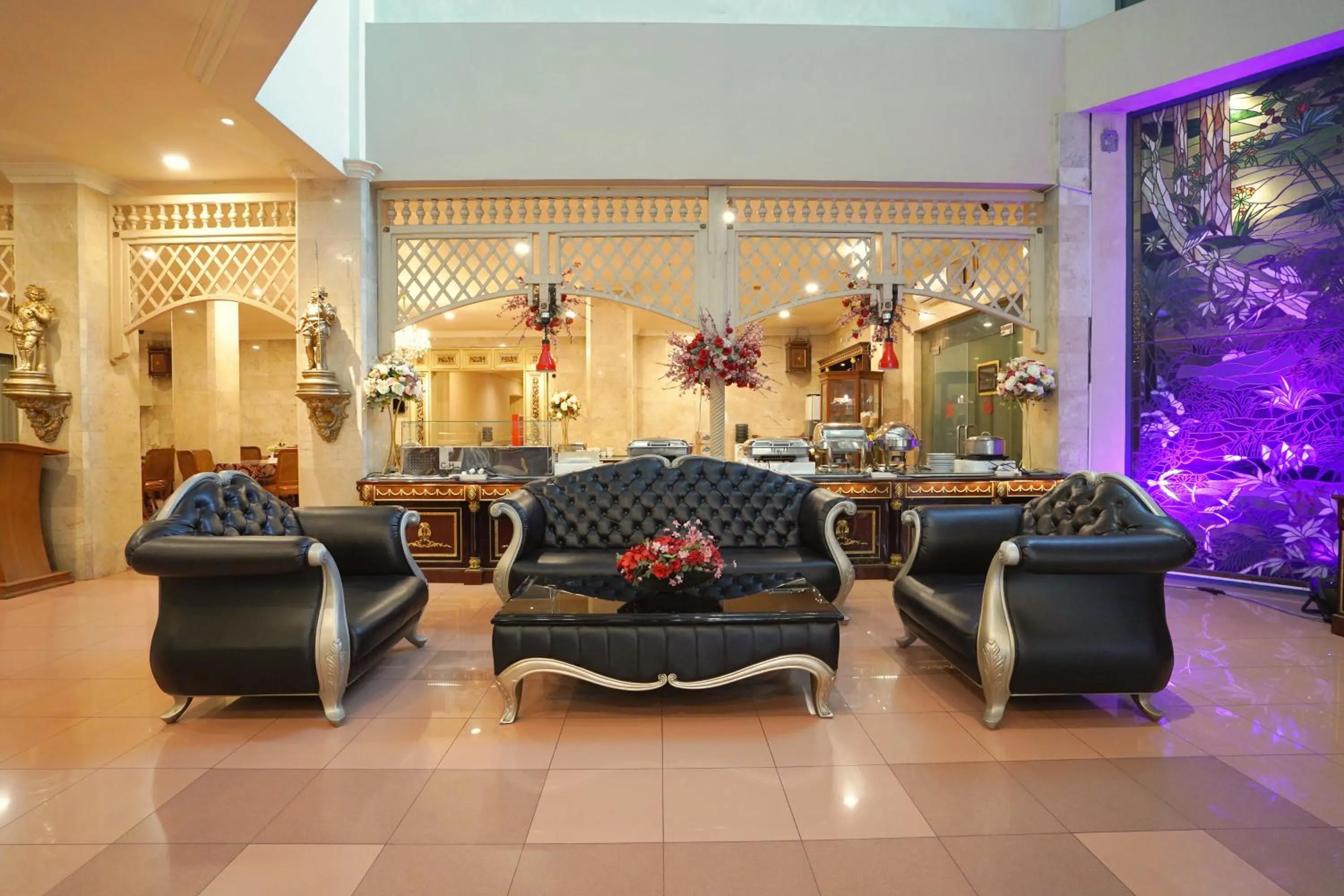 Living room in Hotel Indah Palace Solo