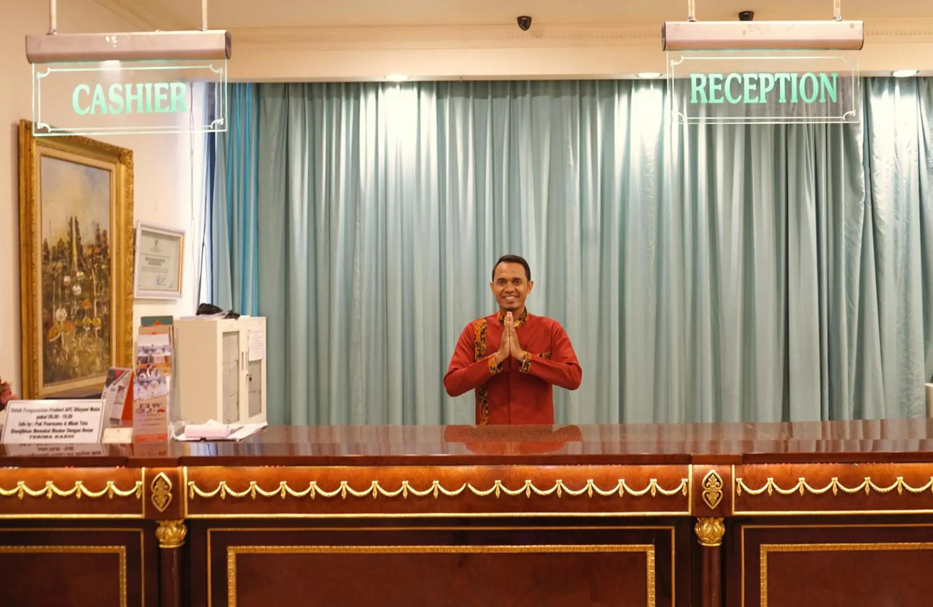 Lobby or reception in Hotel Indah Palace Solo Lobby or reception in Hotel Indah Palace Solo