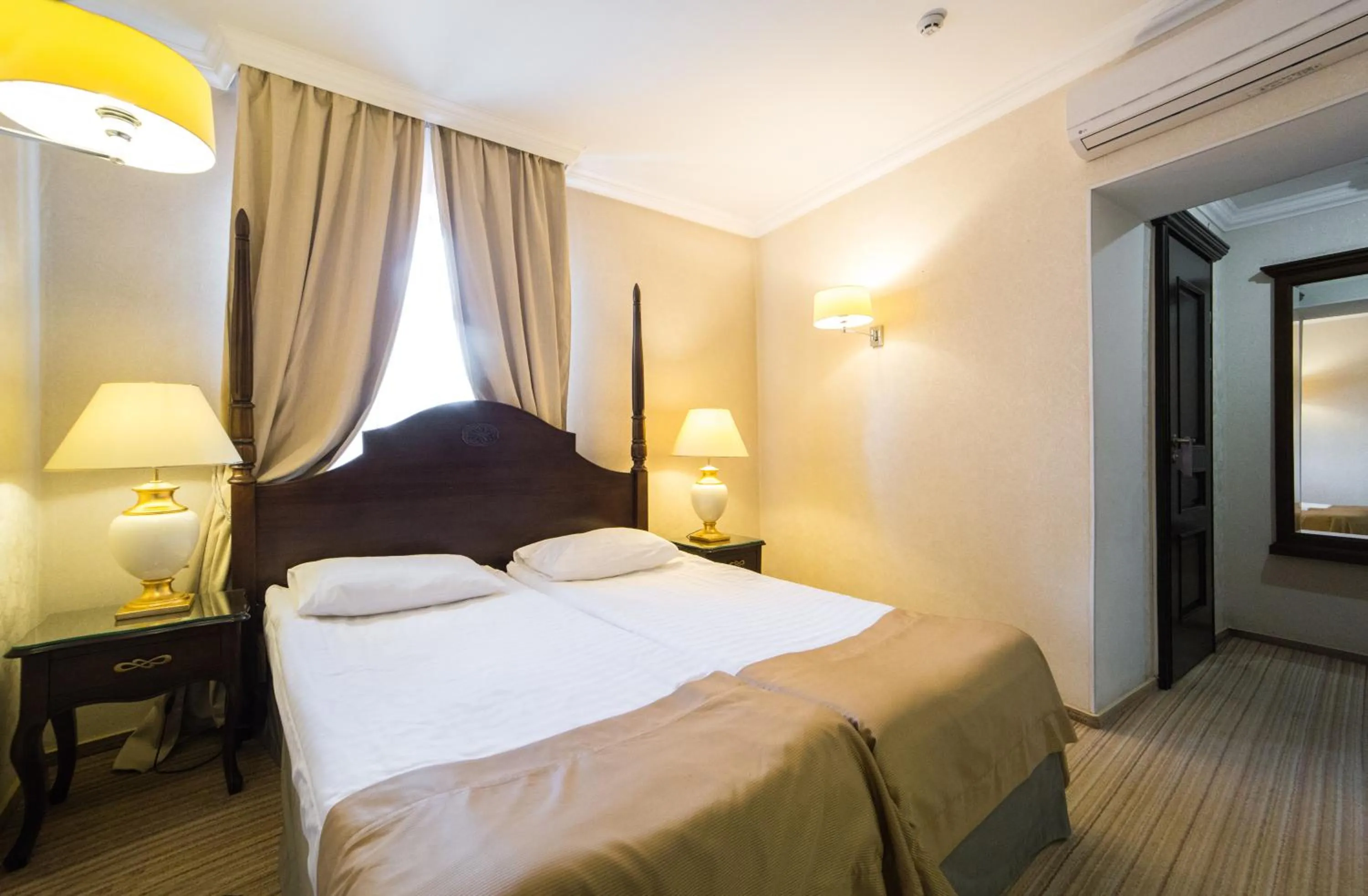 Twin Room - single occupancy in Optima Collection Medievale Lviv