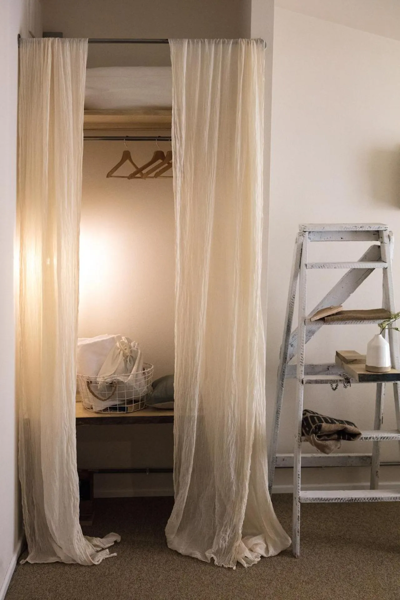 wardrobe, Bed in Hotel Cervetta 5