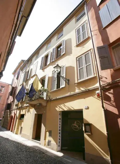 Property building in Hotel Cervetta 5 Property building in Hotel Cervetta 5