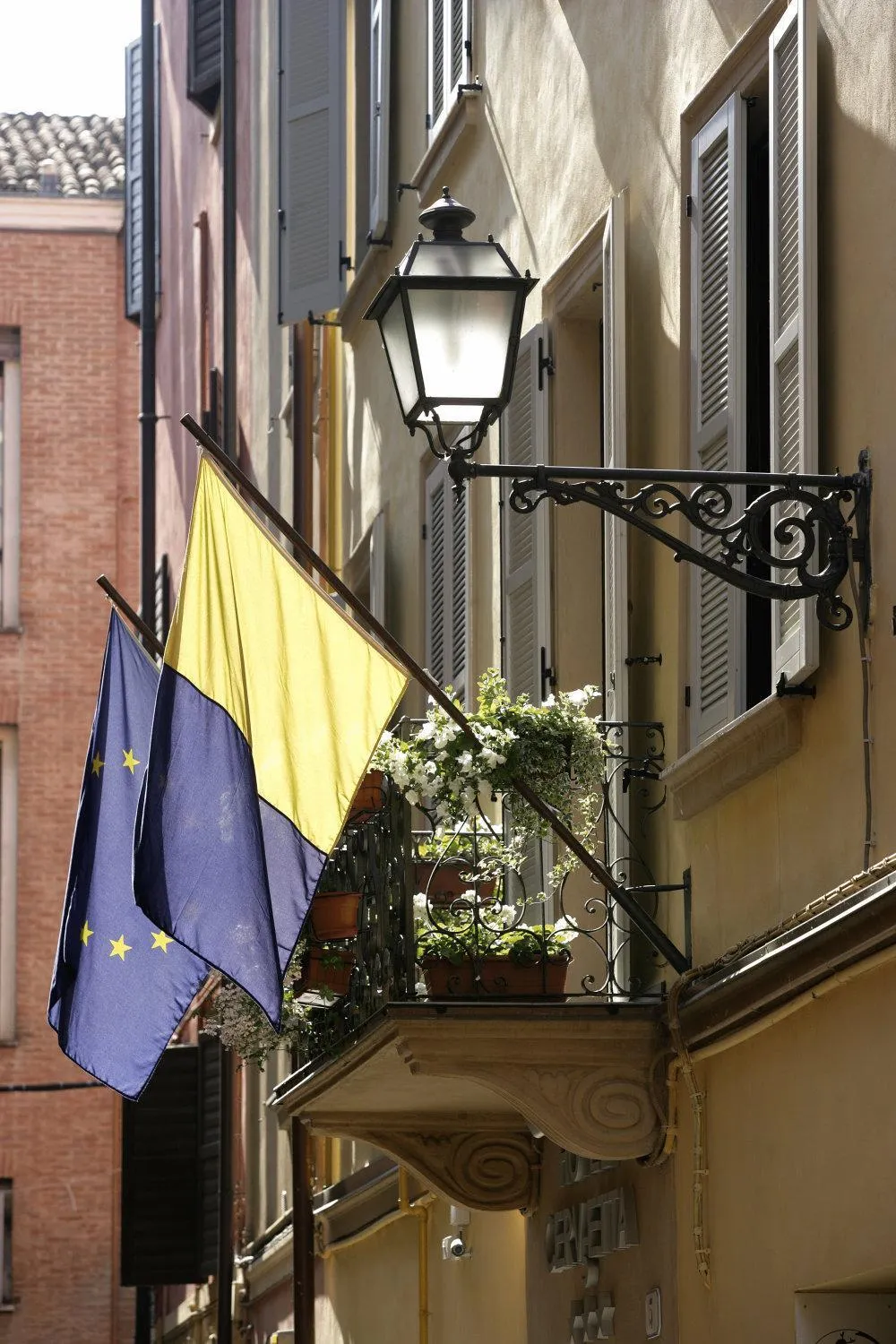 Facade/entrance in Hotel Cervetta 5