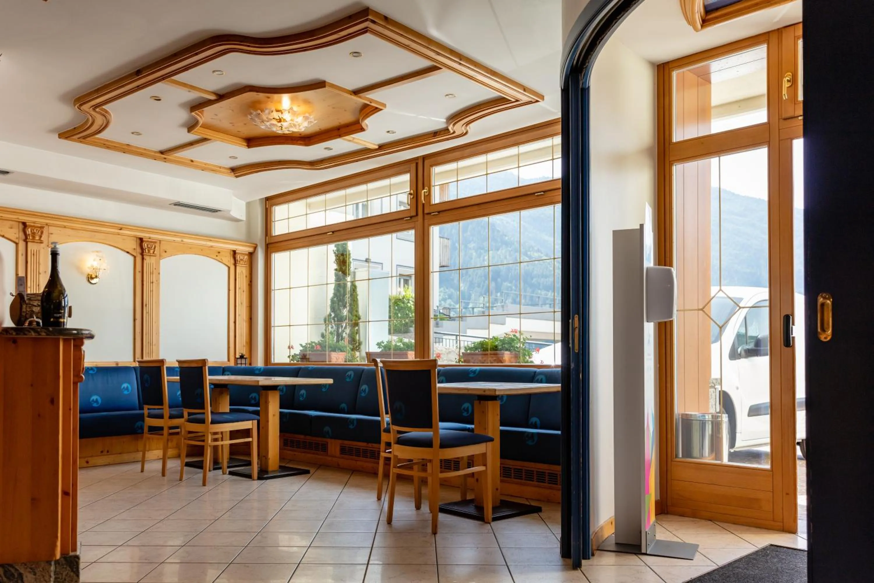 Lounge or bar in Hotel Lory - Molveno - Dolomiti