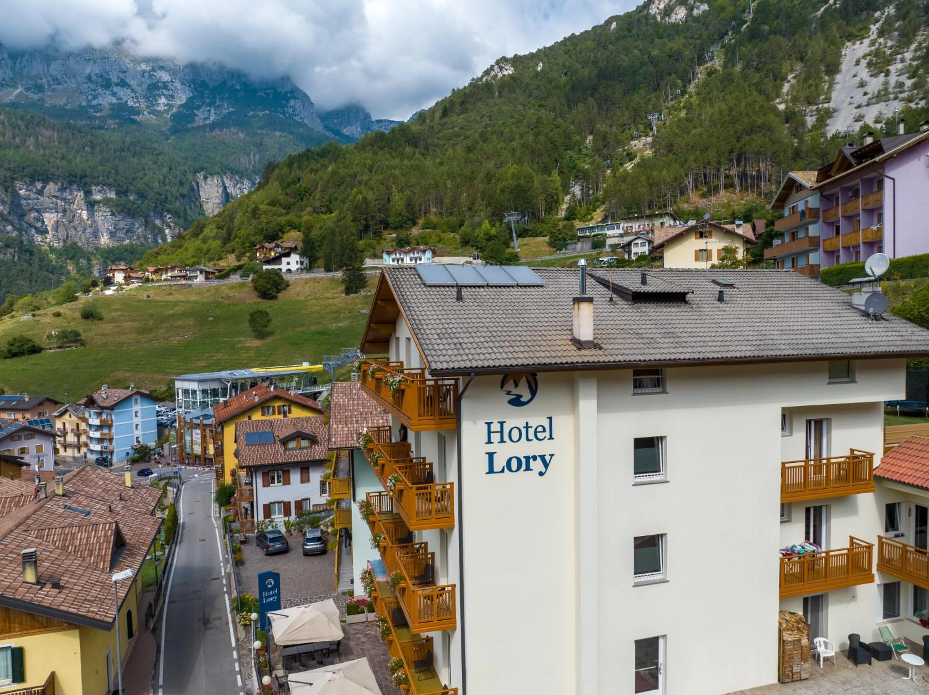Property building in Hotel Lory - Molveno - Dolomiti