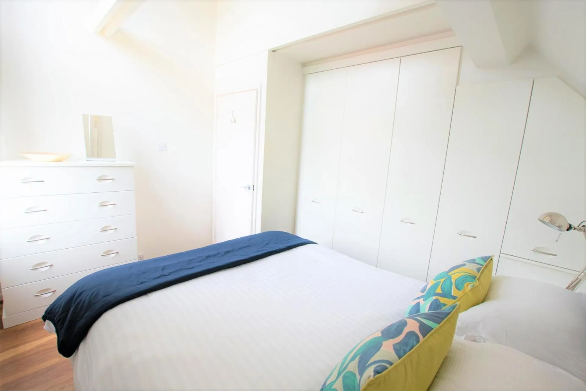 Bedroom, Bed in The Penthouse Canterbury - Cathedral View