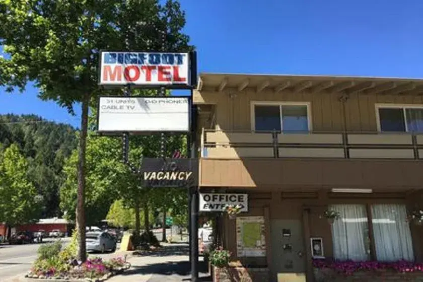 Bigfoot Motel Bigfoot Motel