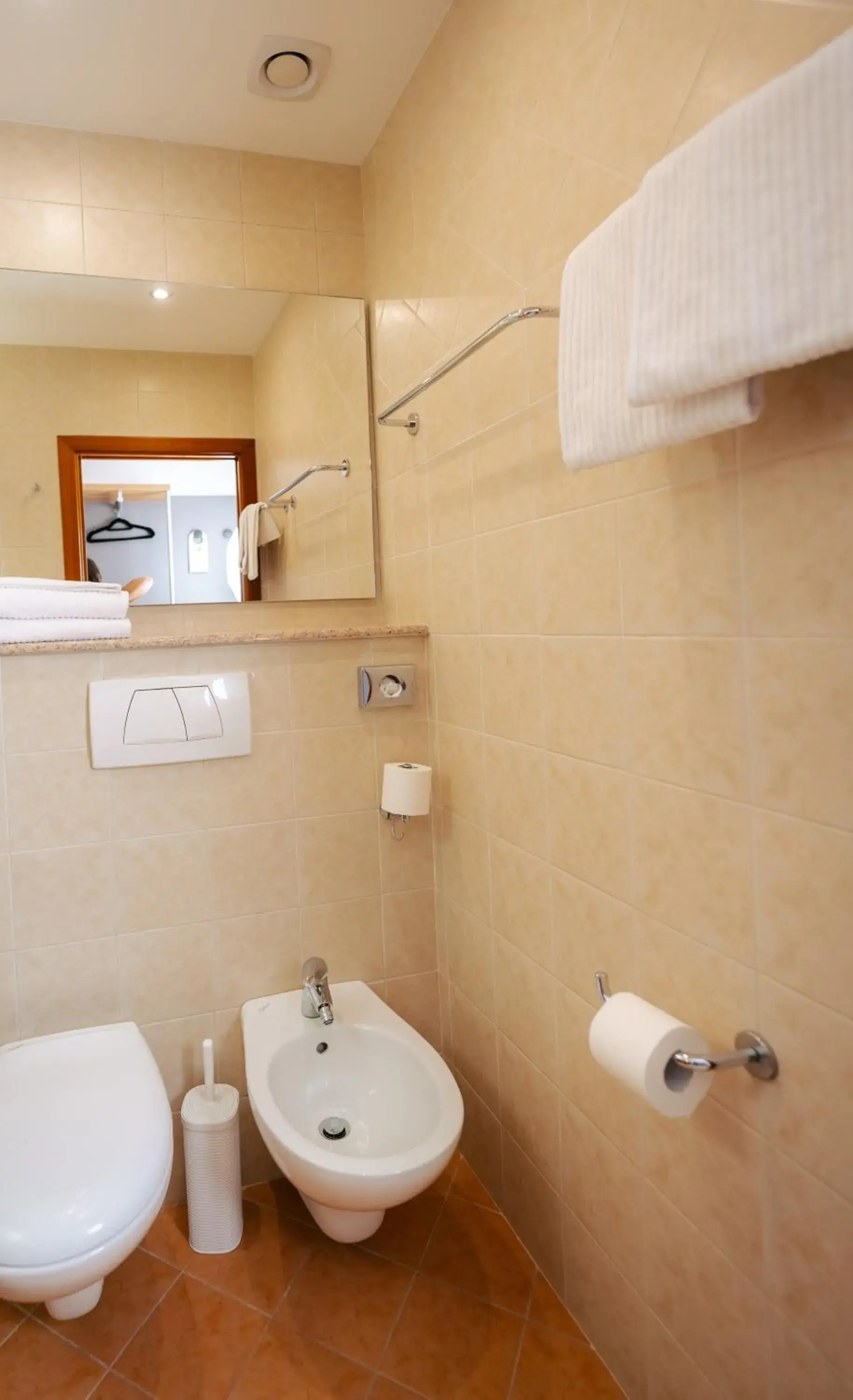 Standard Double or Twin Room - single occupancy in Hotel Everest Standard Double or Twin Room - single occupancy in Hotel Everest