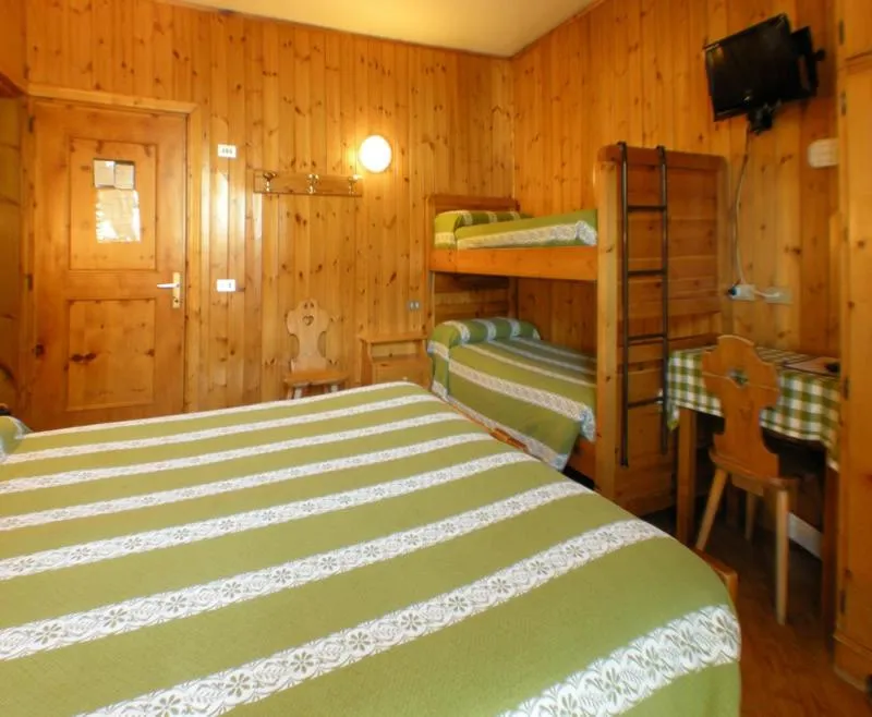 Photo of the whole room, Bed in Hotel Federia