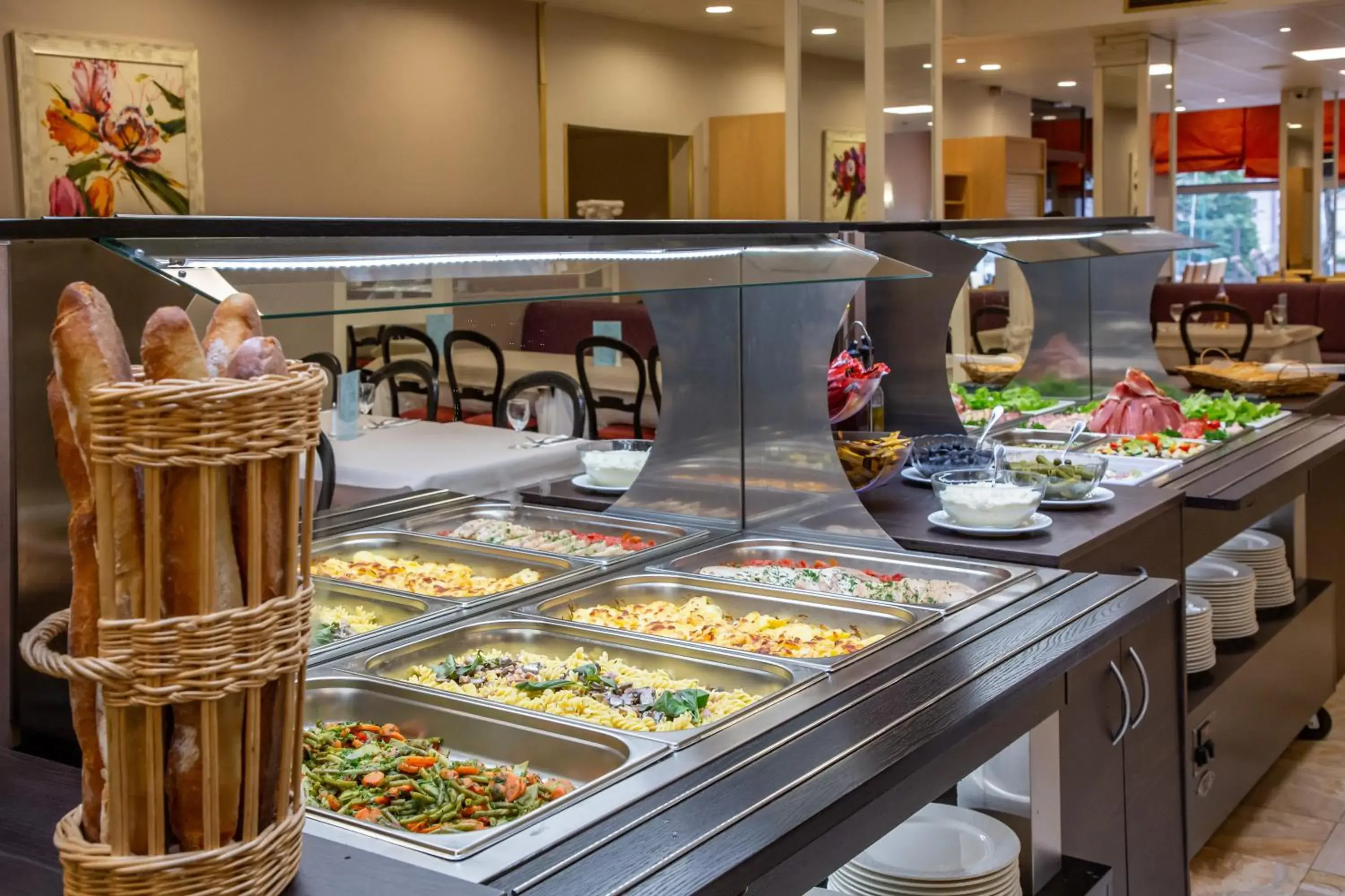 Restaurant/places to eat in Hôtel Miramont Restaurant/places to eat in Hôtel Miramont