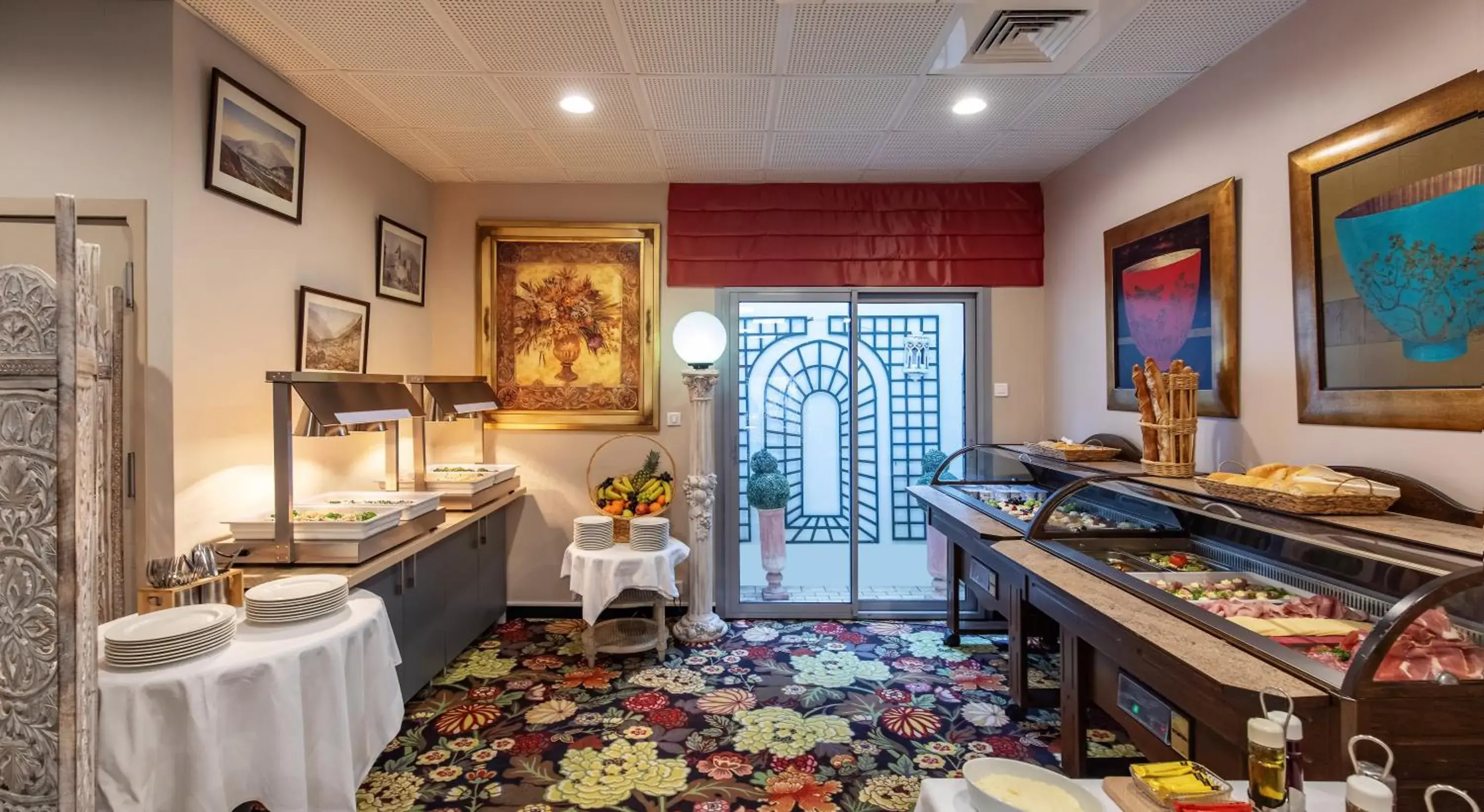 Restaurant/places to eat in Hôtel Miramont Restaurant/places to eat in Hôtel Miramont