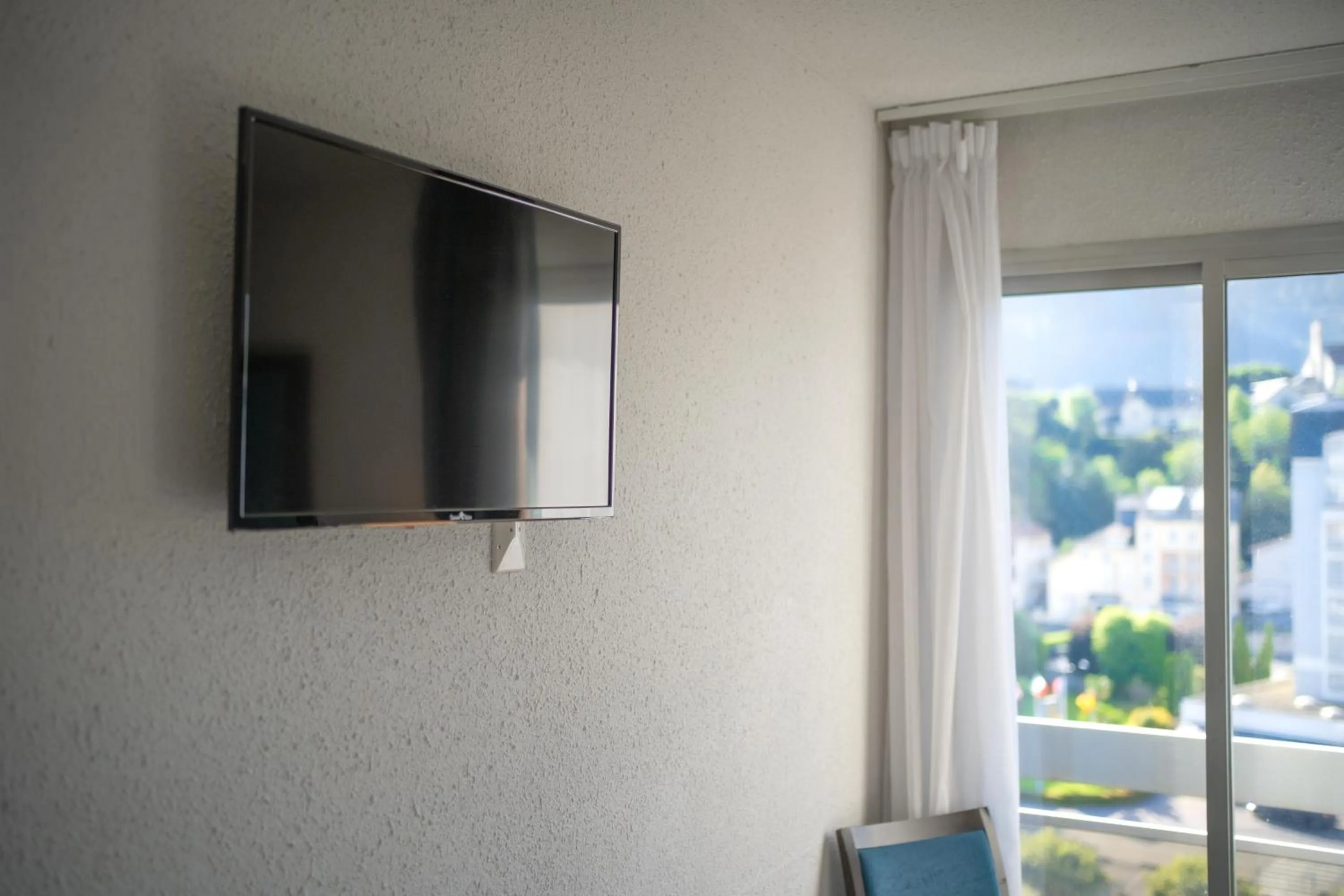 TV and multimedia in Hôtel Miramont