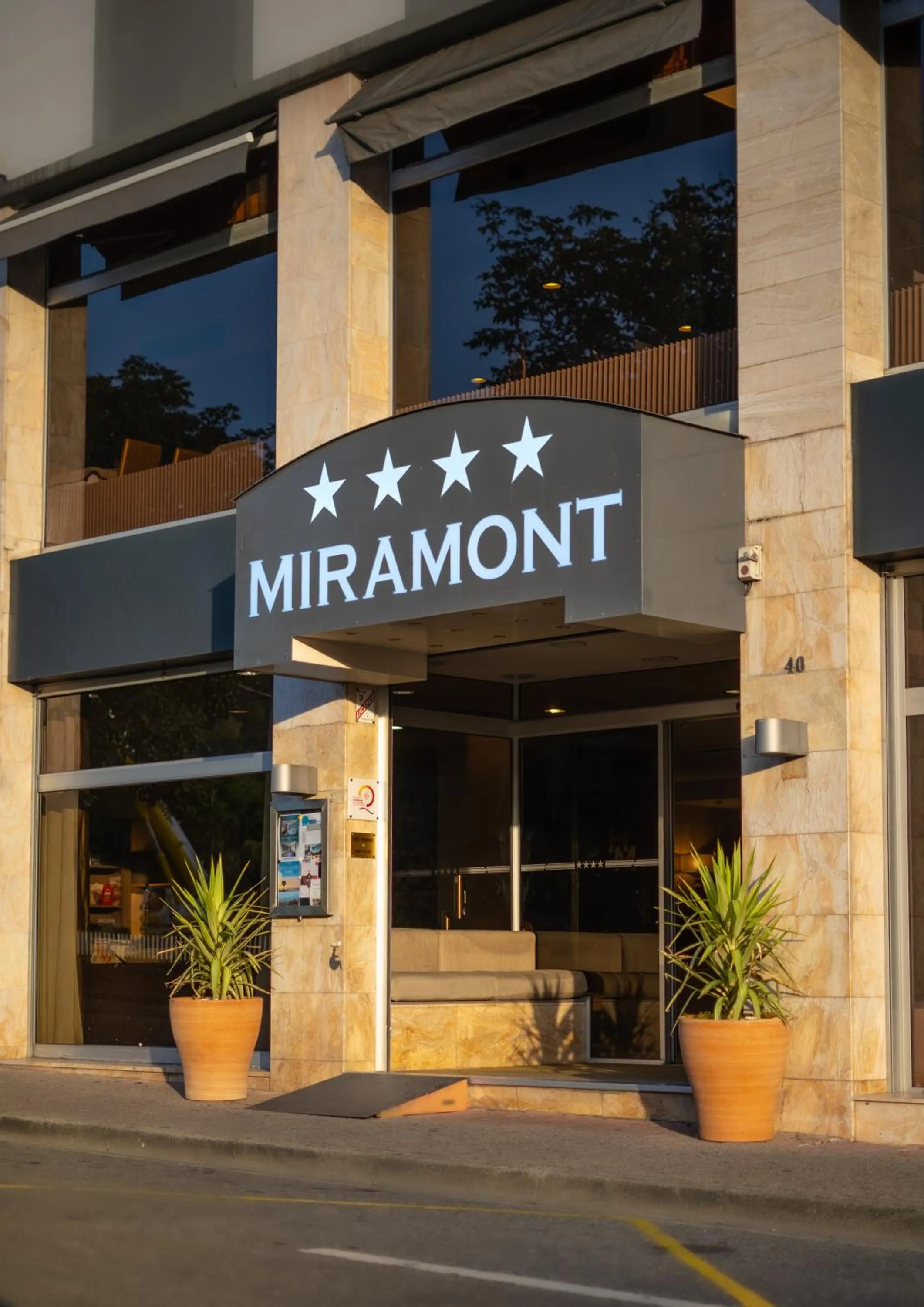 Day in Hôtel Miramont