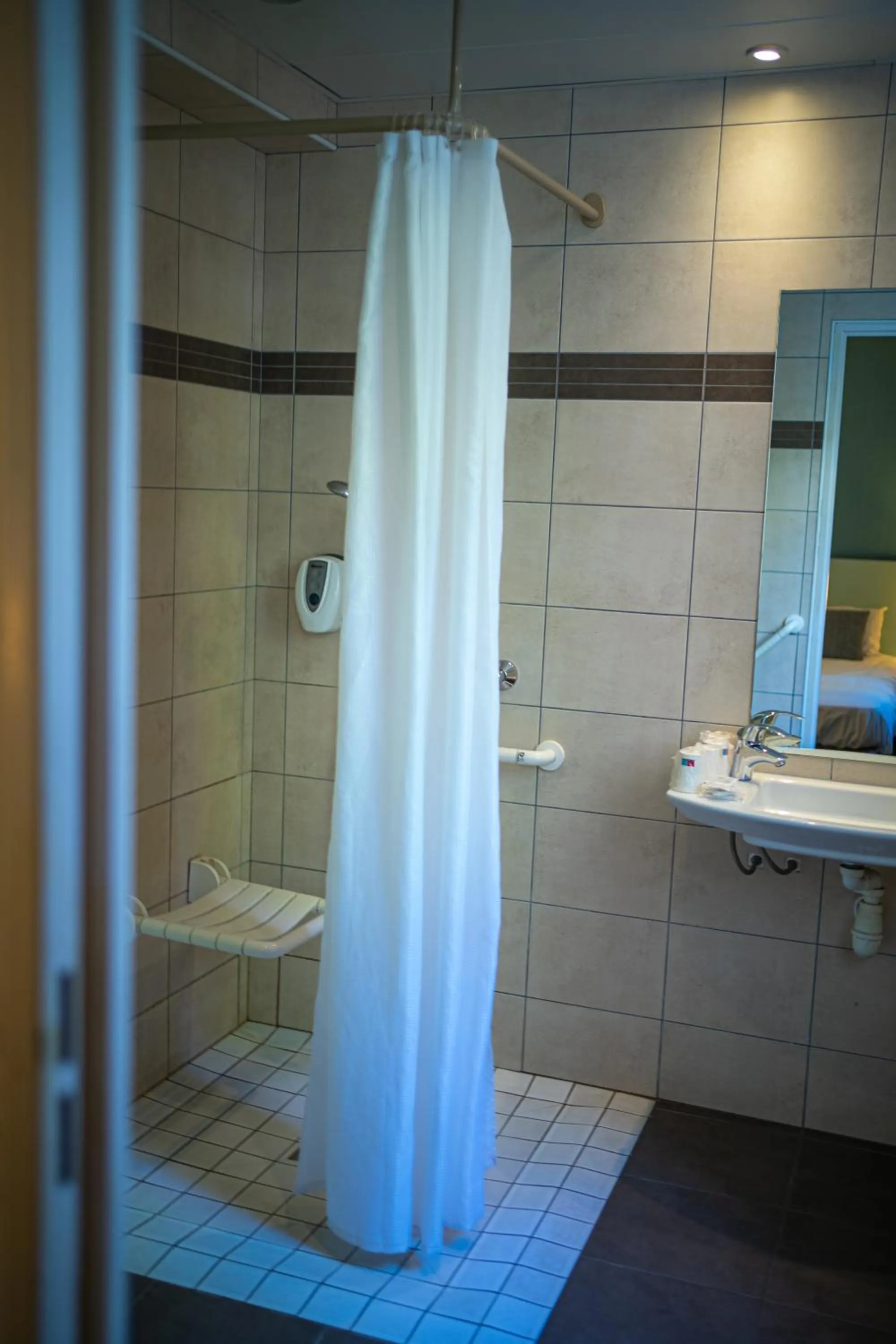 Shower in Hôtel Miramont