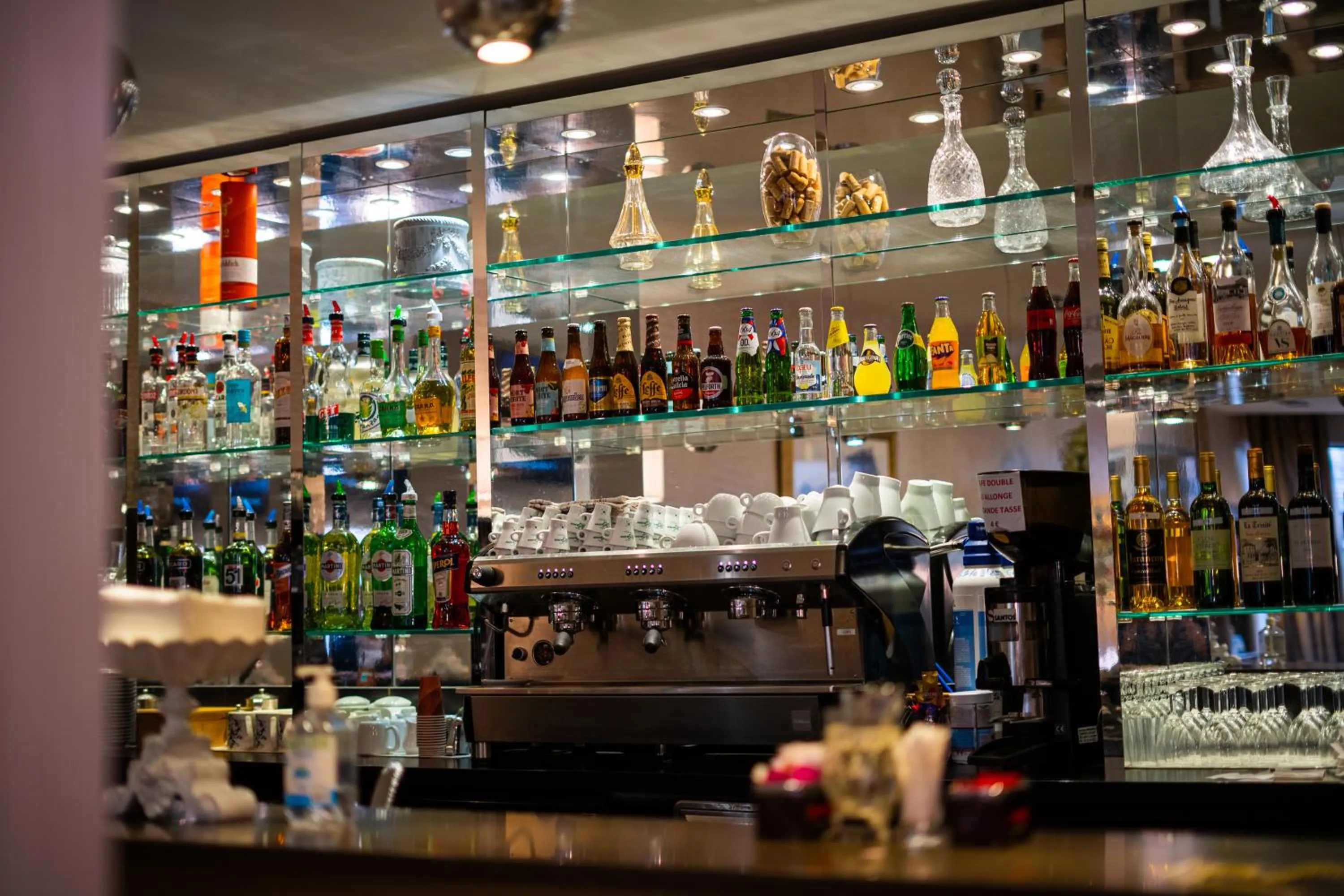 Lounge or bar in Hôtel Miramont