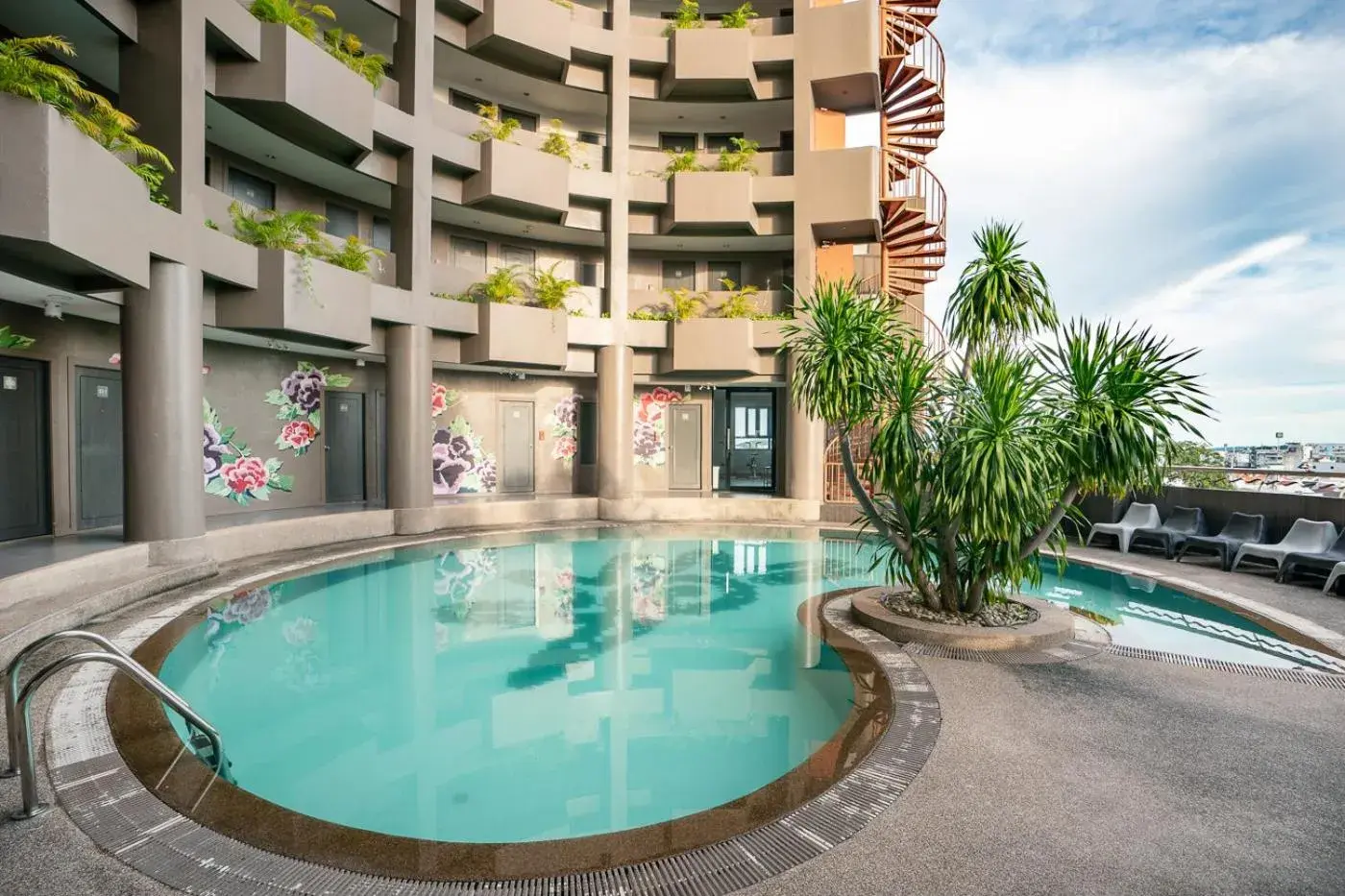 Swimming pool in I Pavilion Hotel Phuket Swimming pool in I Pavilion Hotel Phuket