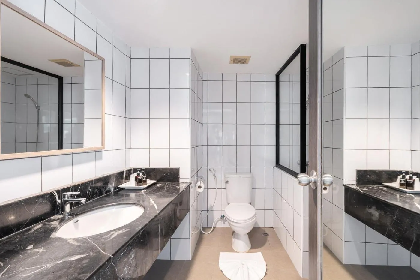 Bathroom in I Pavilion Hotel Phuket