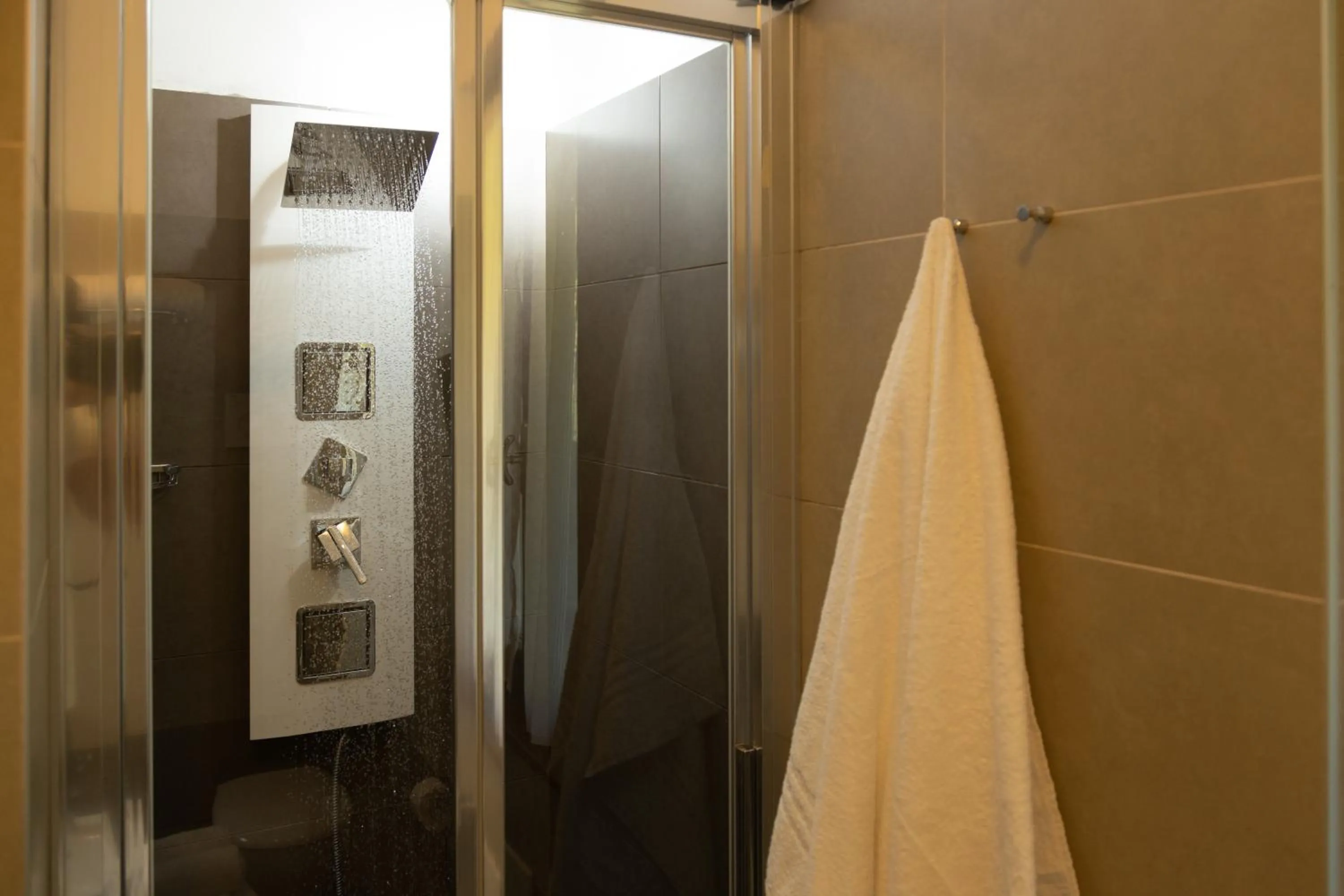 Shower in Hotel Residence Panorama La Forca, GTSGroup