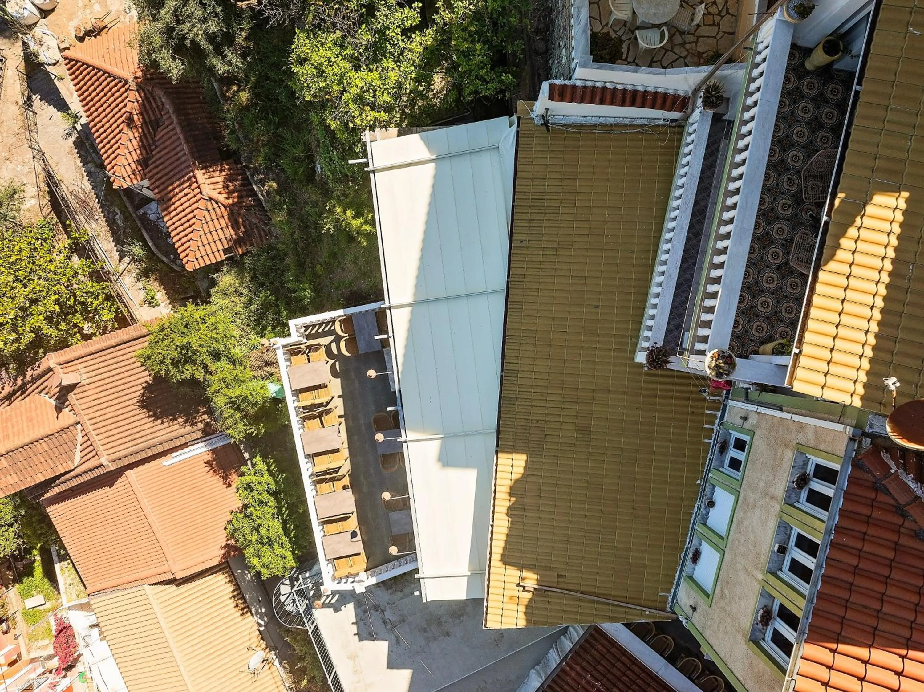 Property building in Avra