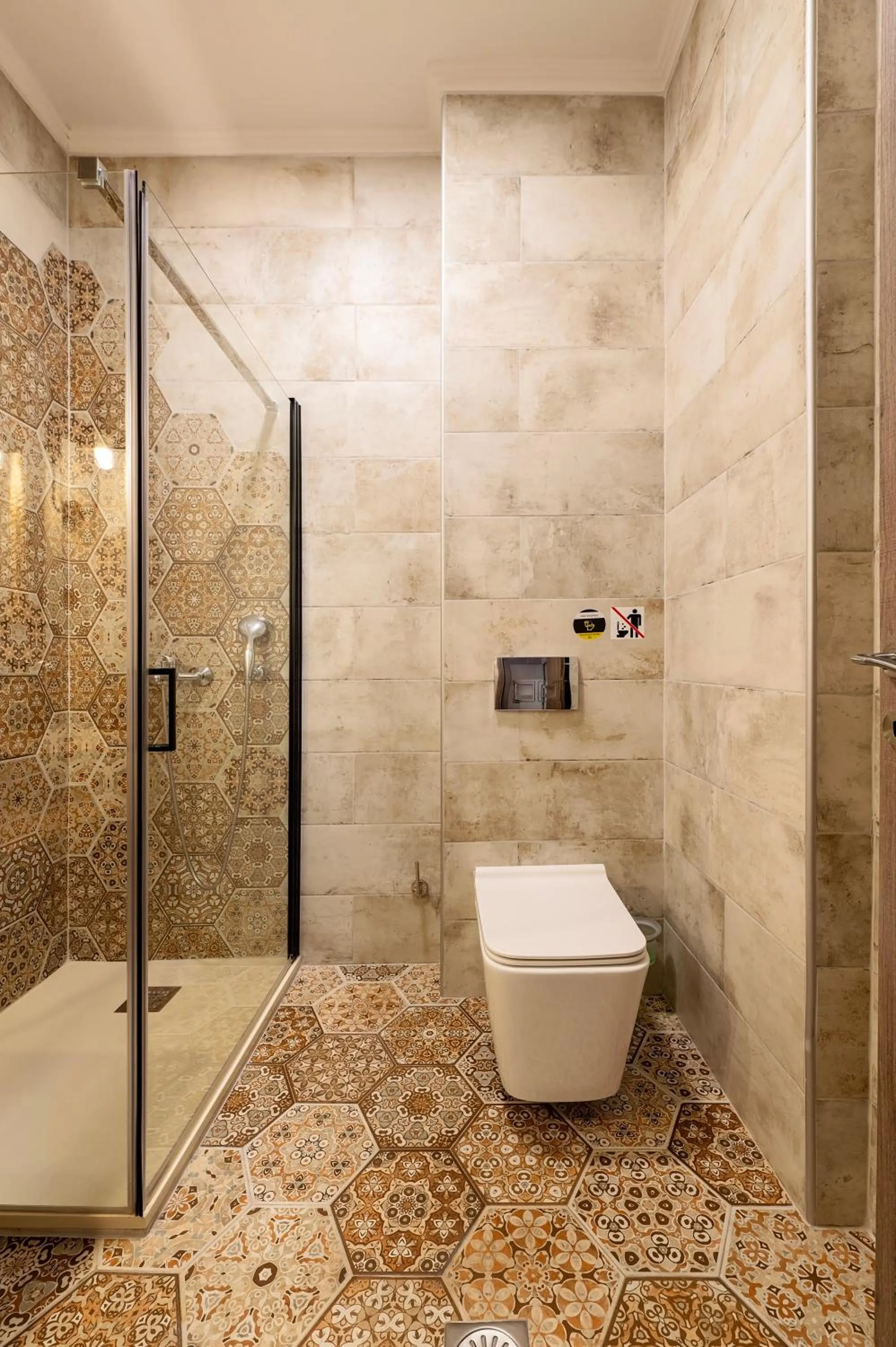 Shower in Avra