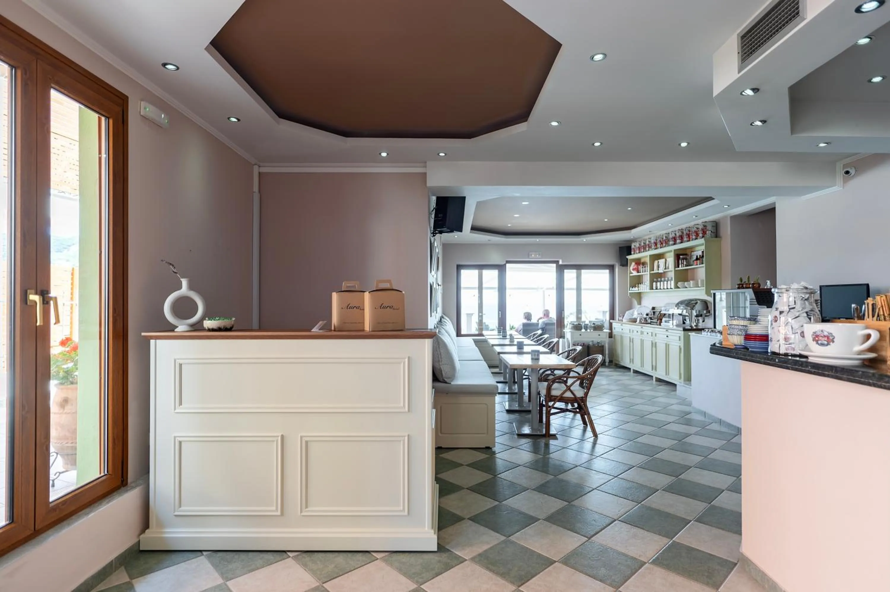 Lobby or reception in Avra