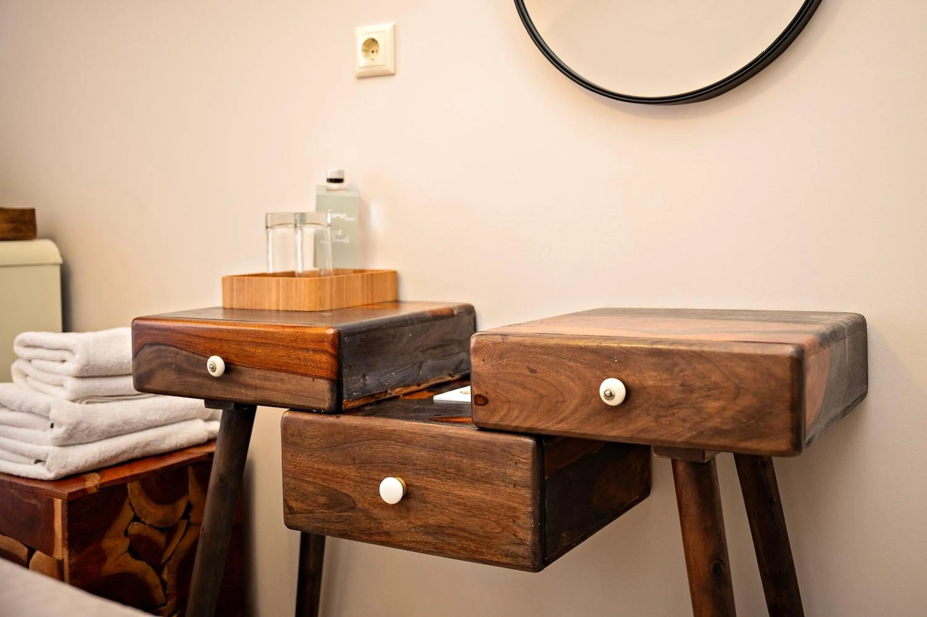 Photo of the whole room in Avra