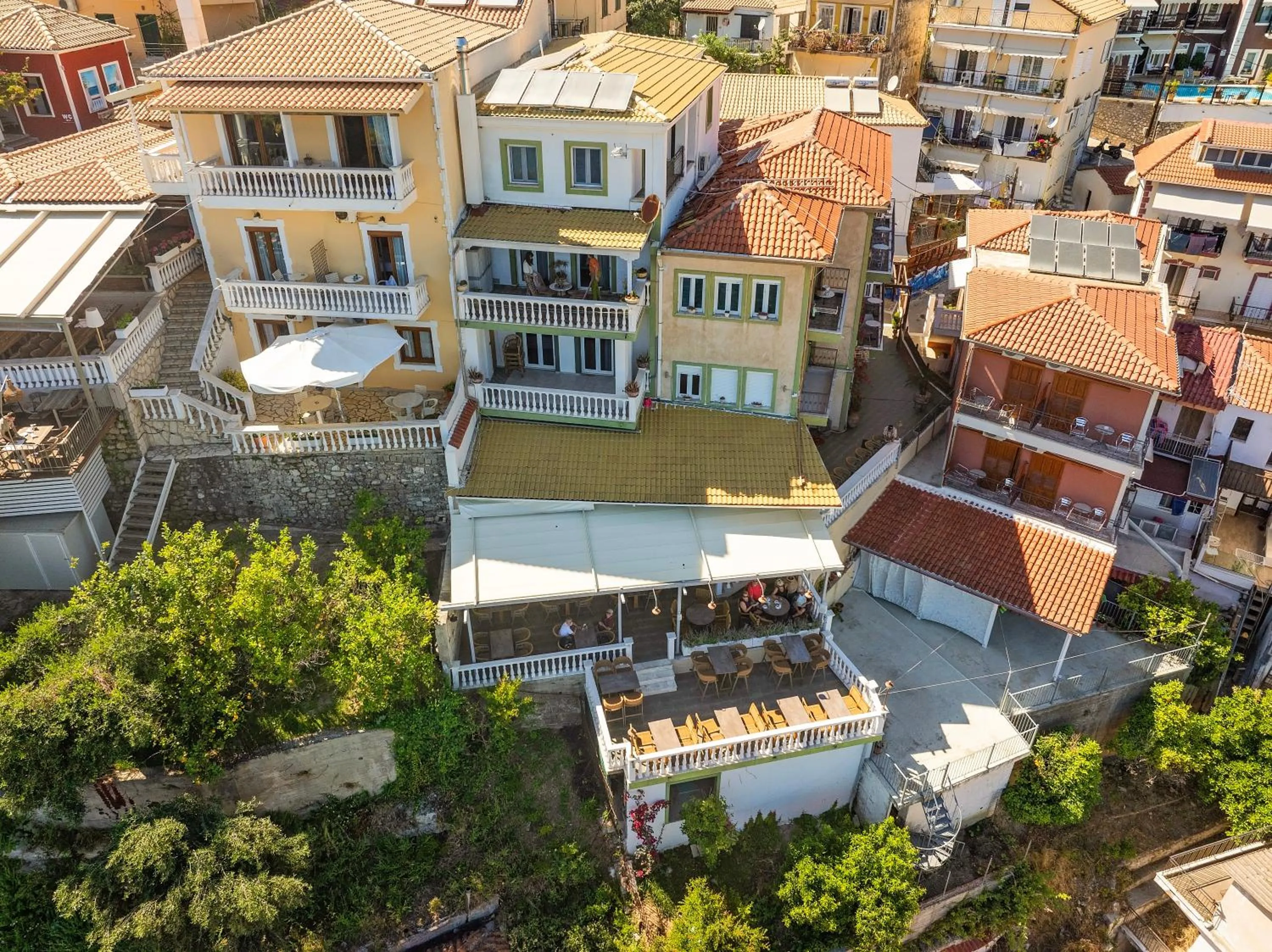 Property building in Avra