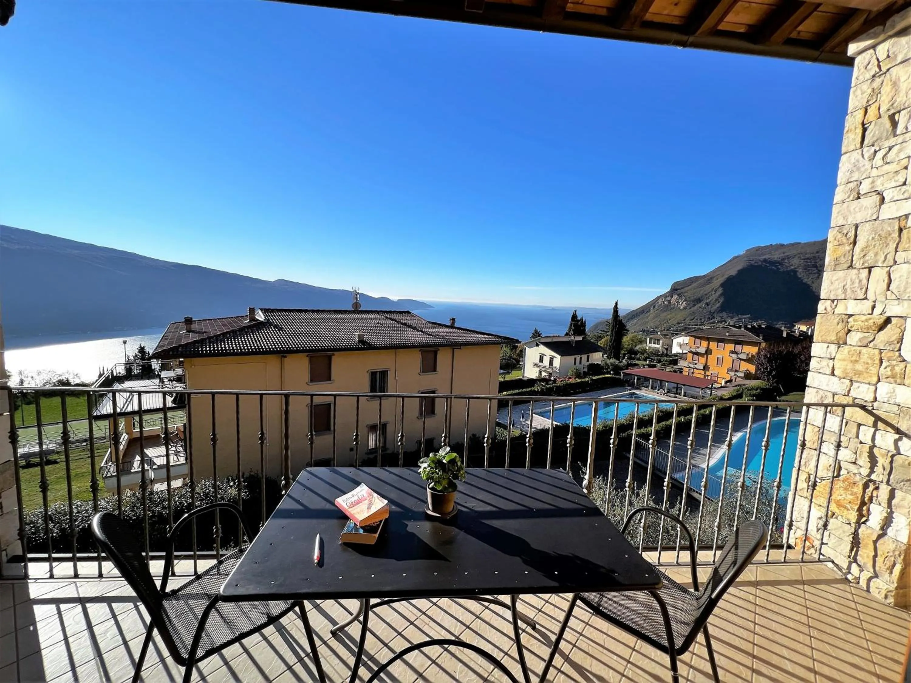 Balcony/Terrace in Residence Besass, GTSGroup