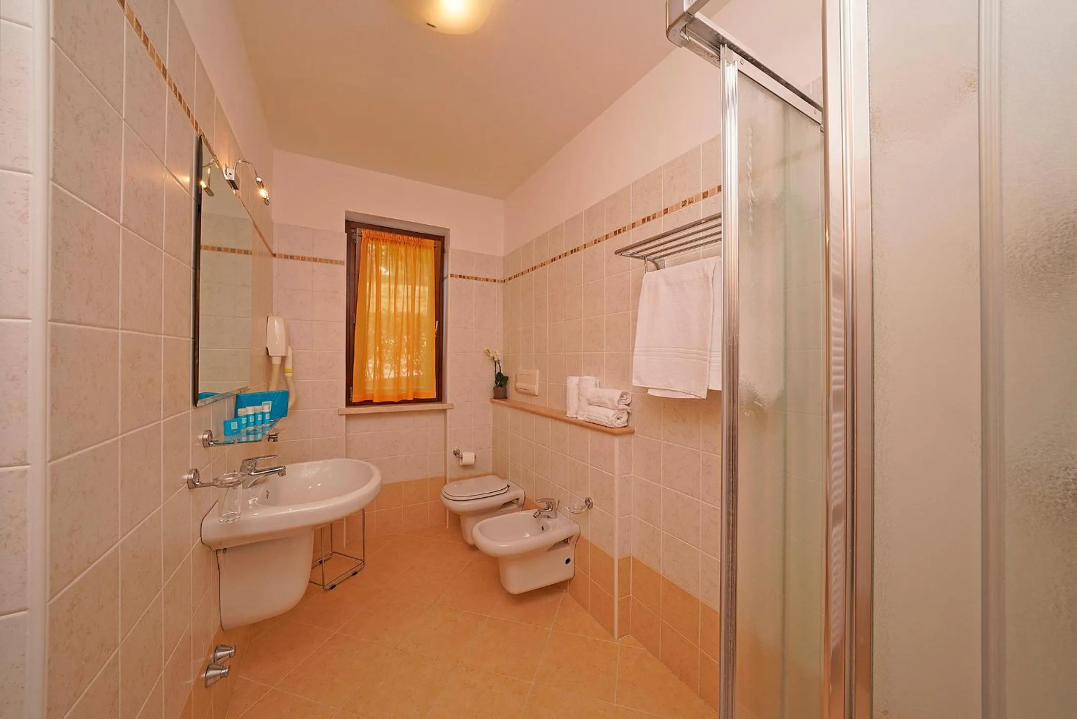 Shower in Residence Besass, GTSGroup