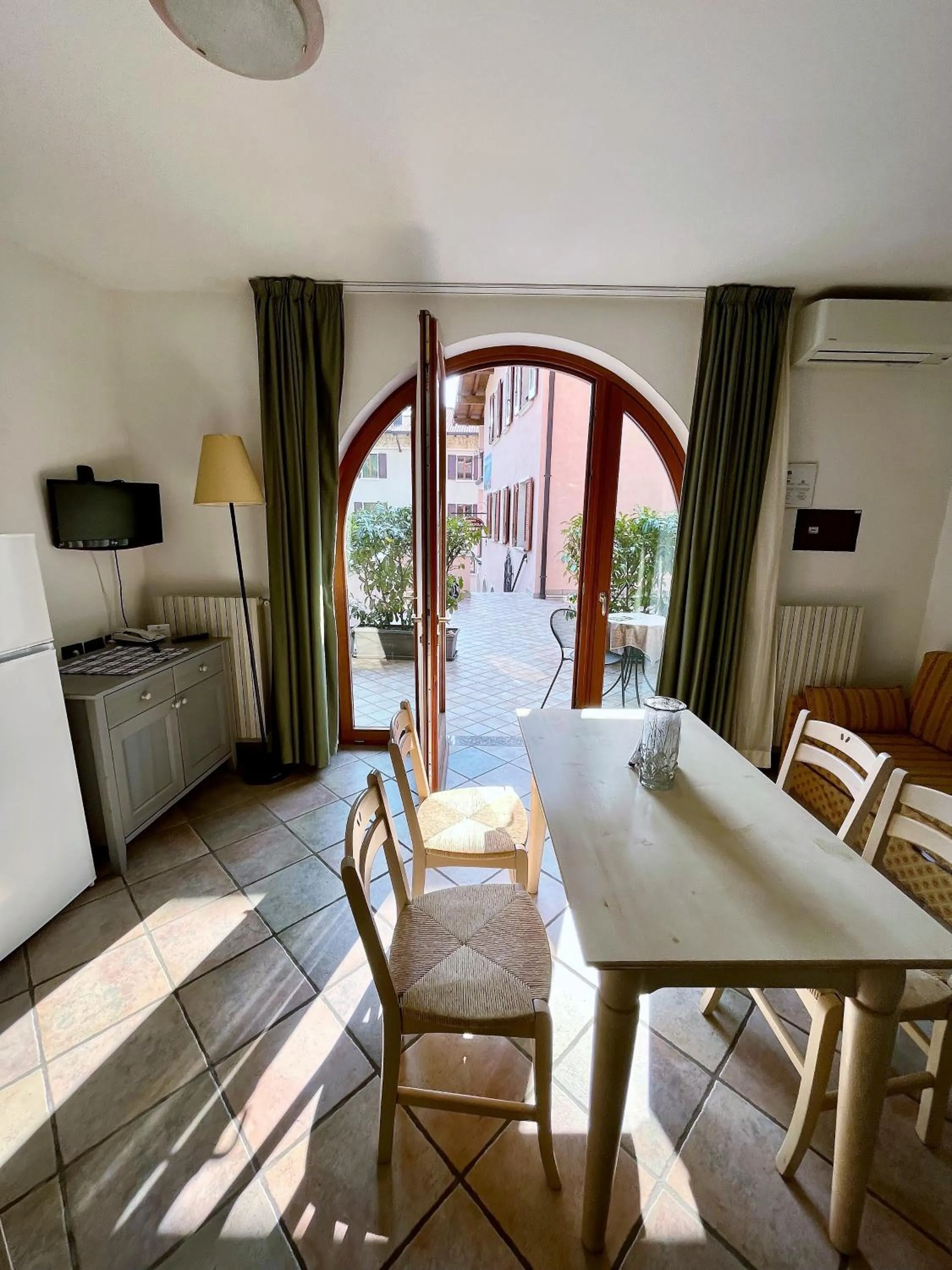 Kitchen or kitchenette in Residence Casa Gardola, GTSGroup