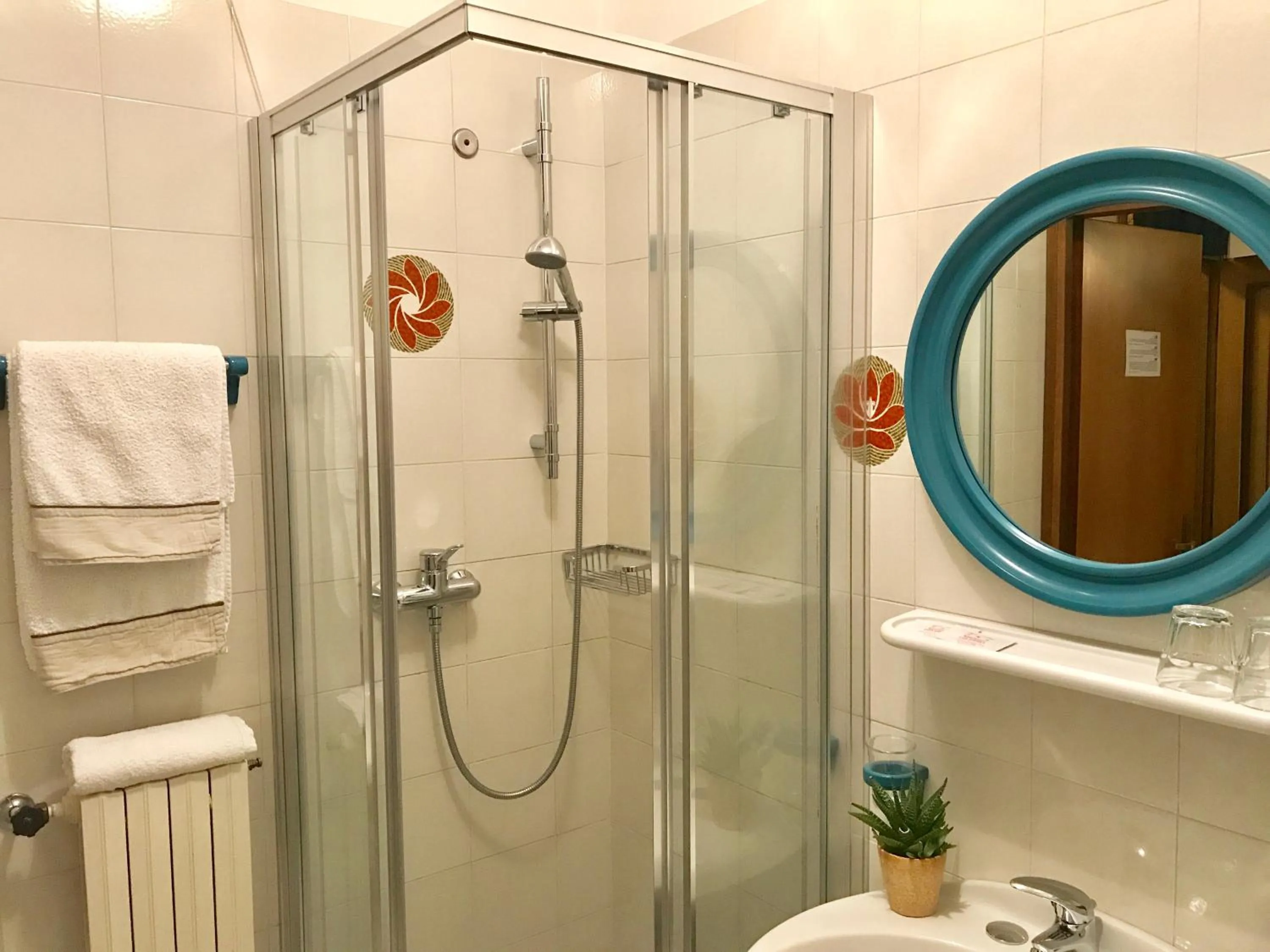 Shower in Garnì Hotel Tignale