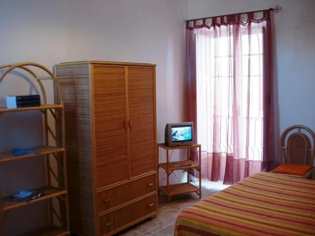Decorative detail, Bed in Case Vacanze Arcobaleno