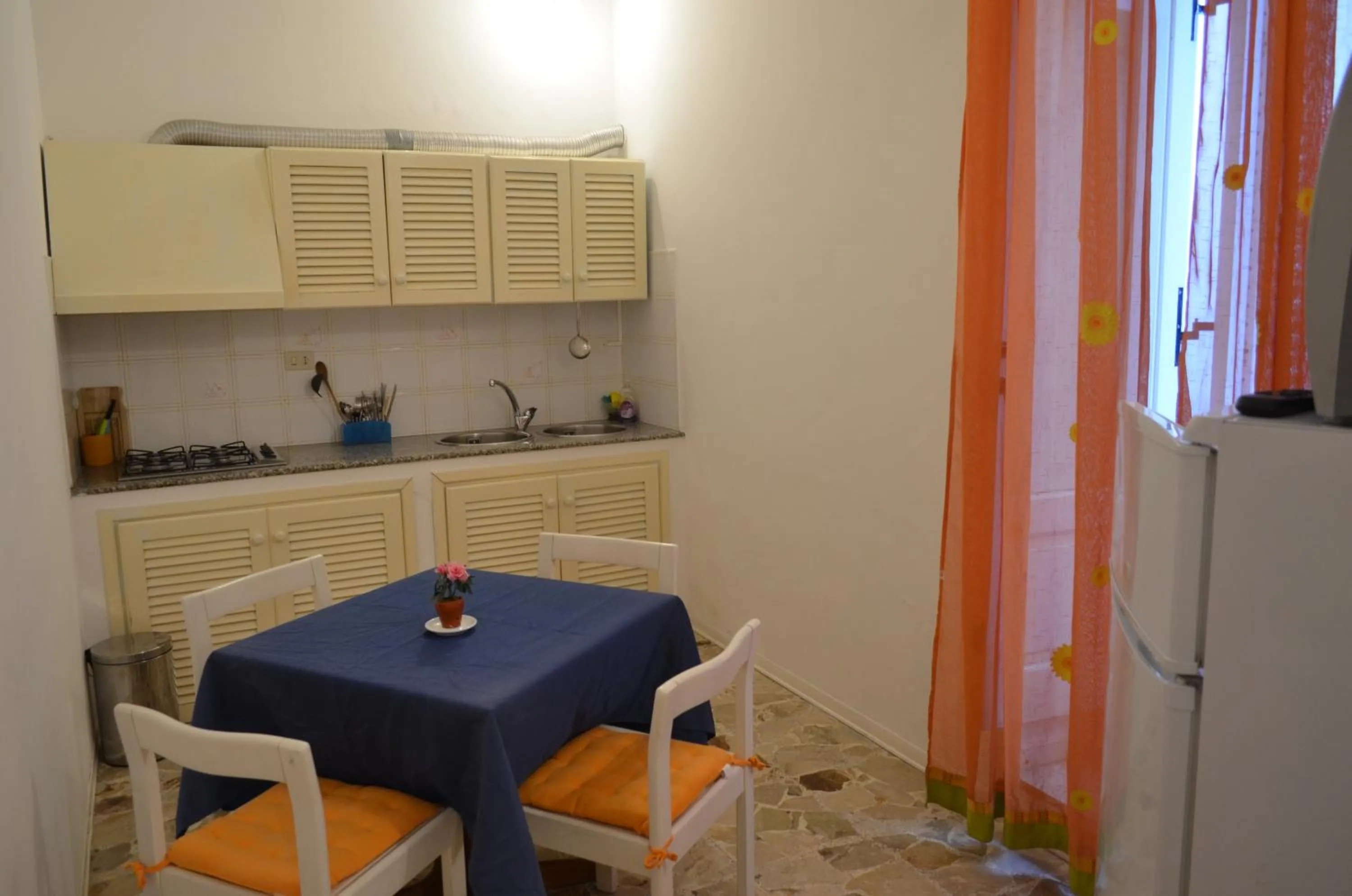 Kitchen or kitchenette in Case Vacanze Arcobaleno