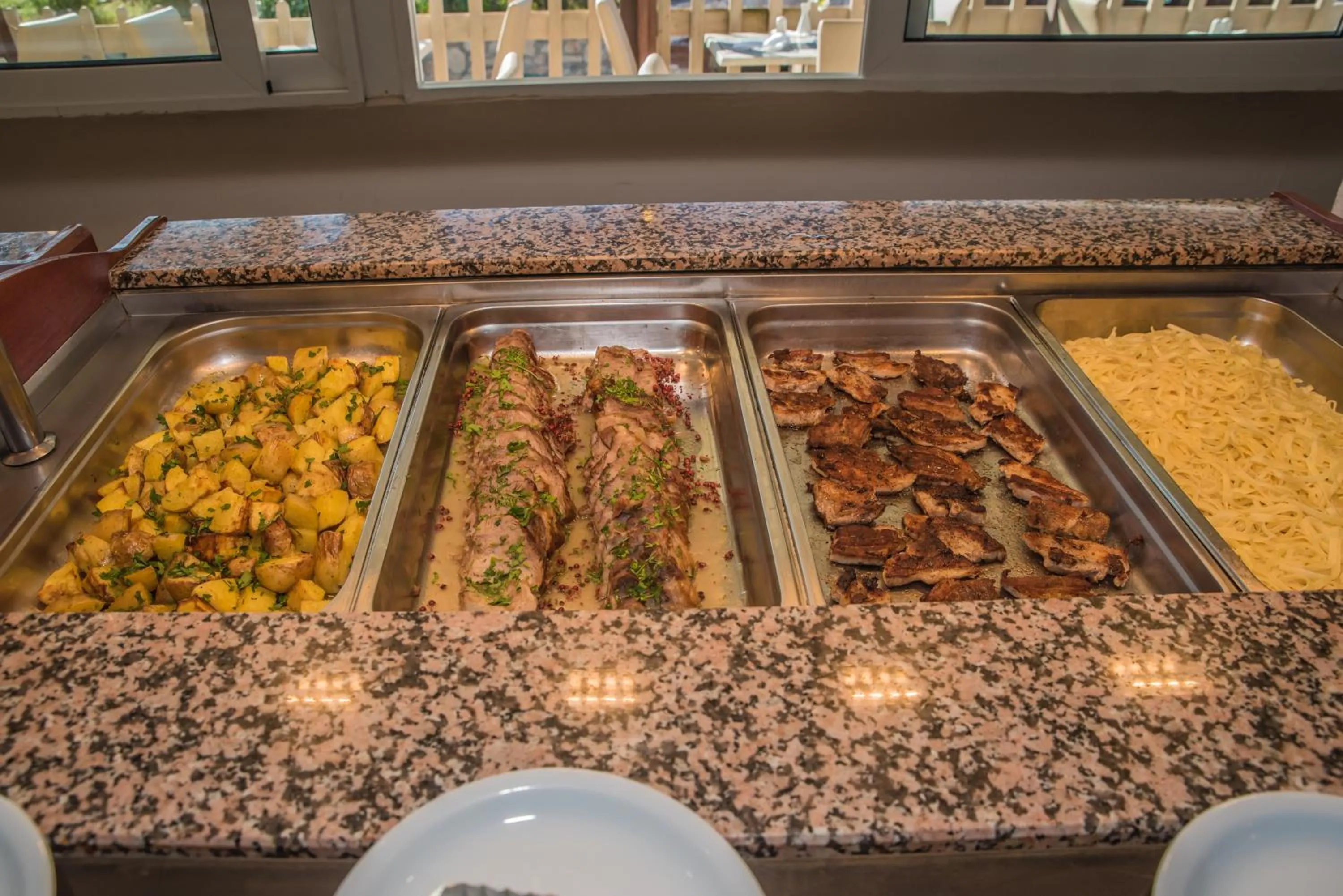 Restaurant/places to eat in Planos Beach Hotel