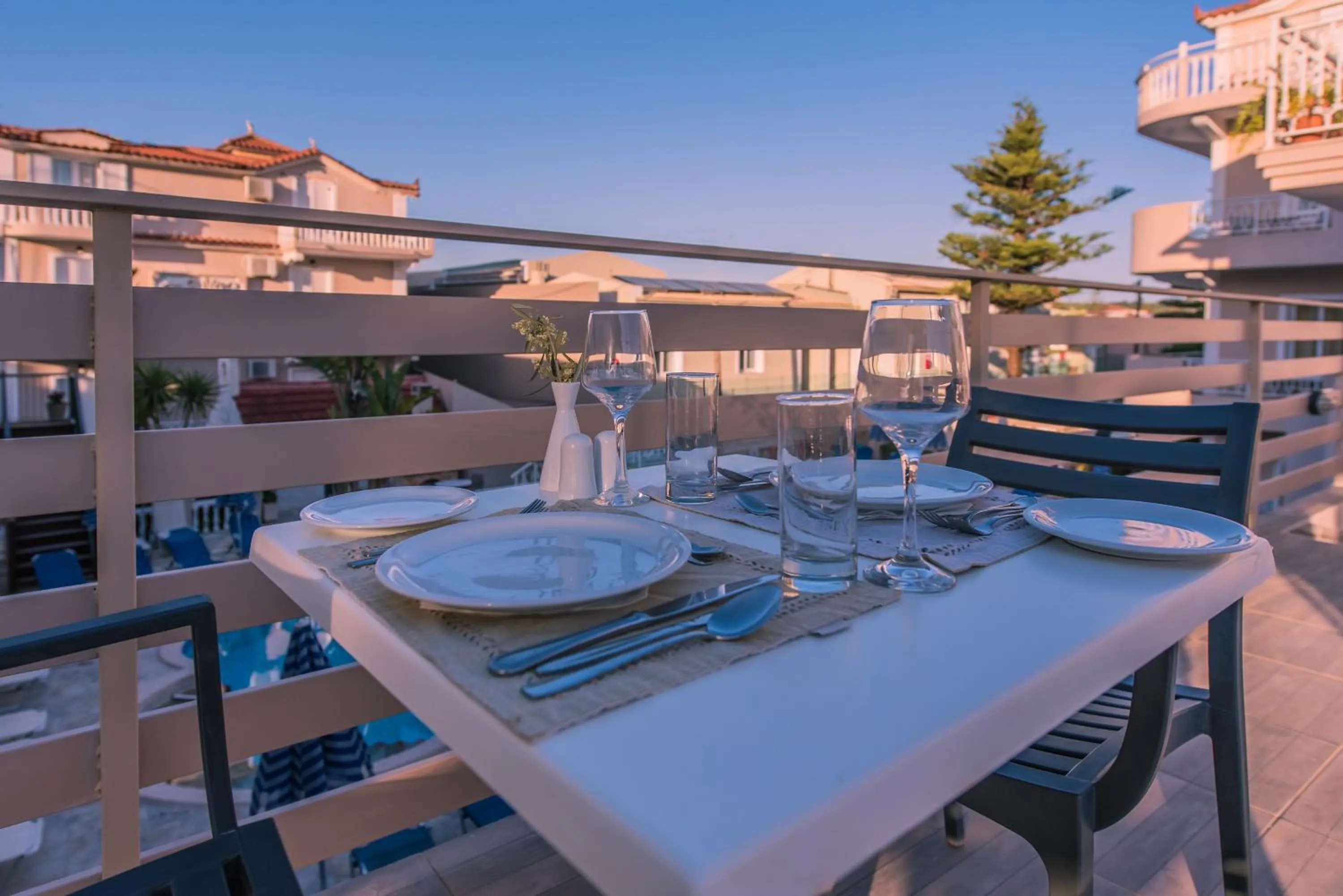 Restaurant/places to eat in Planos Beach Hotel