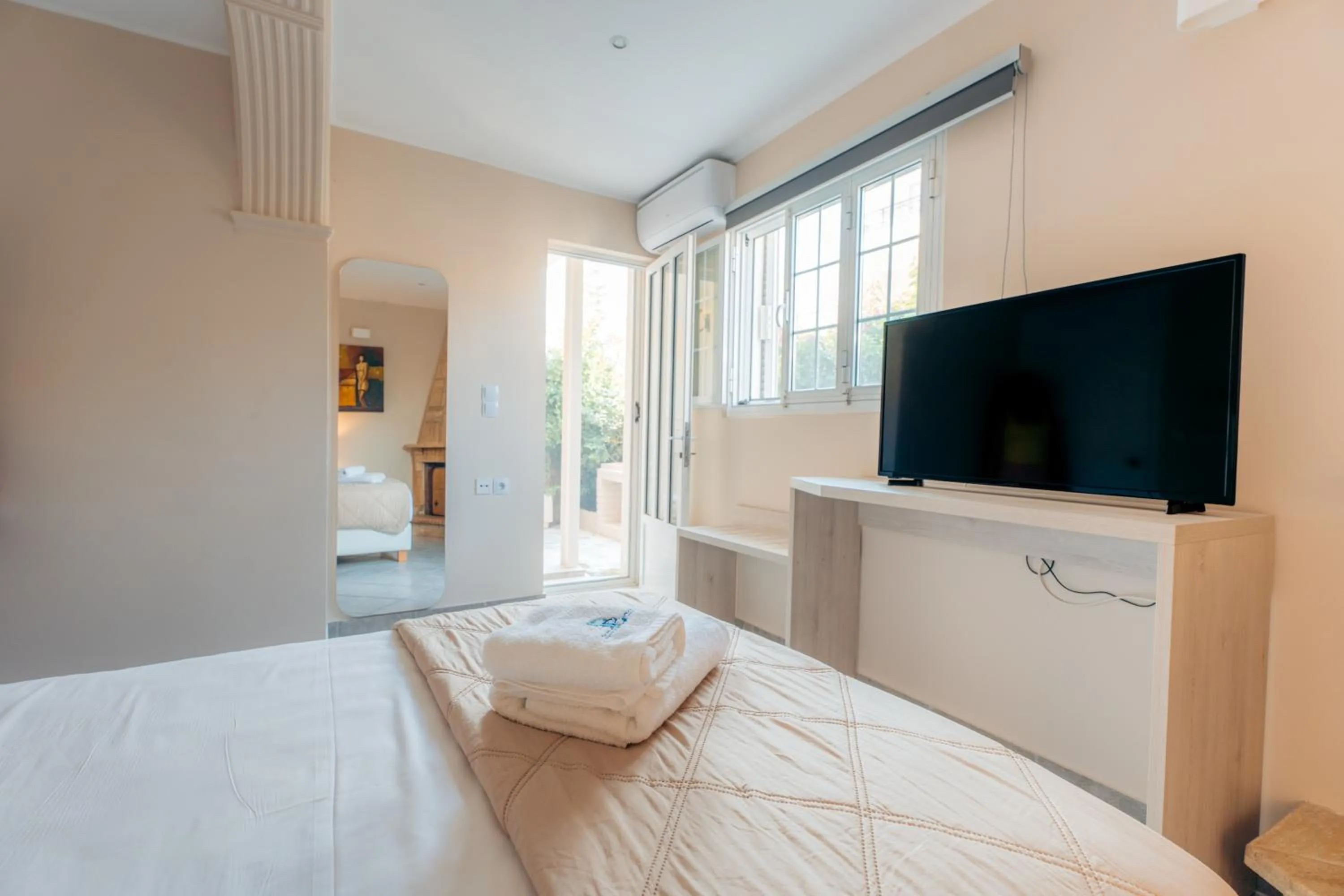 Bed in Planos Beach Hotel