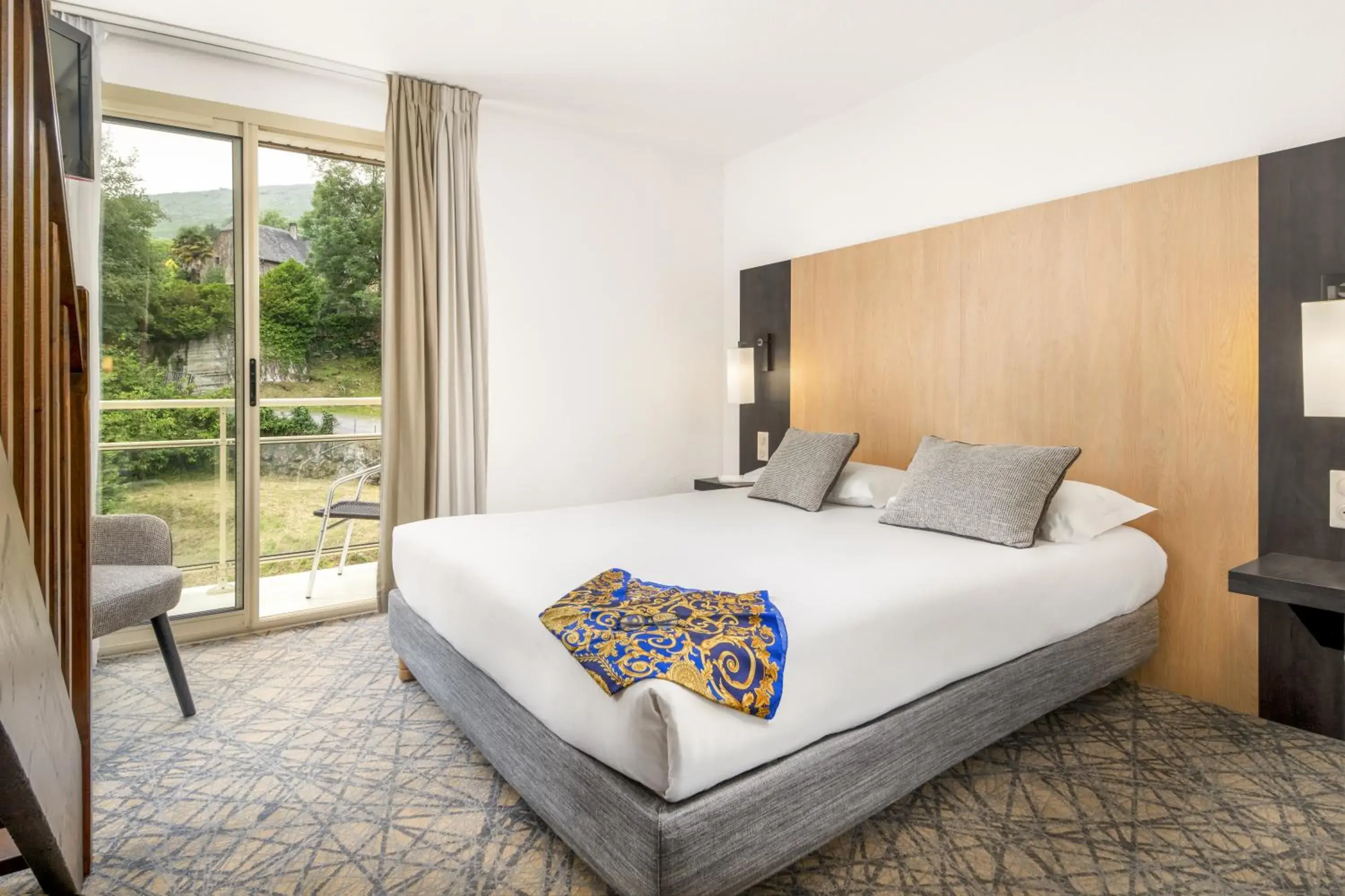 Bedroom, Bed in Hôtel Eliseo Bedroom, Bed in Hôtel Eliseo