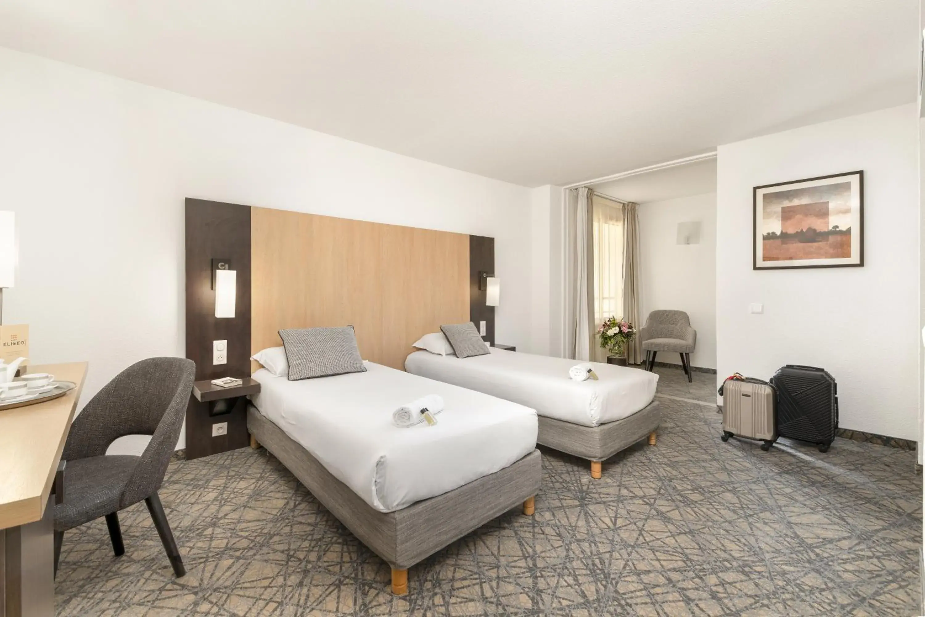 Photo of the whole room, Bed in Hôtel Eliseo Photo of the whole room, Bed in Hôtel Eliseo