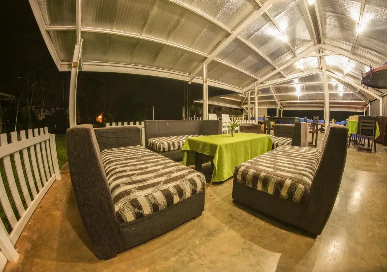 Restaurant/places to eat in White Rose Beach Resort Restaurant/places to eat in White Rose Beach Resort