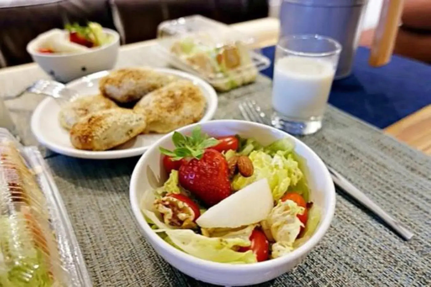 Breakfast in The Sunbeam Hideaway B&B Breakfast in The Sunbeam Hideaway B&B