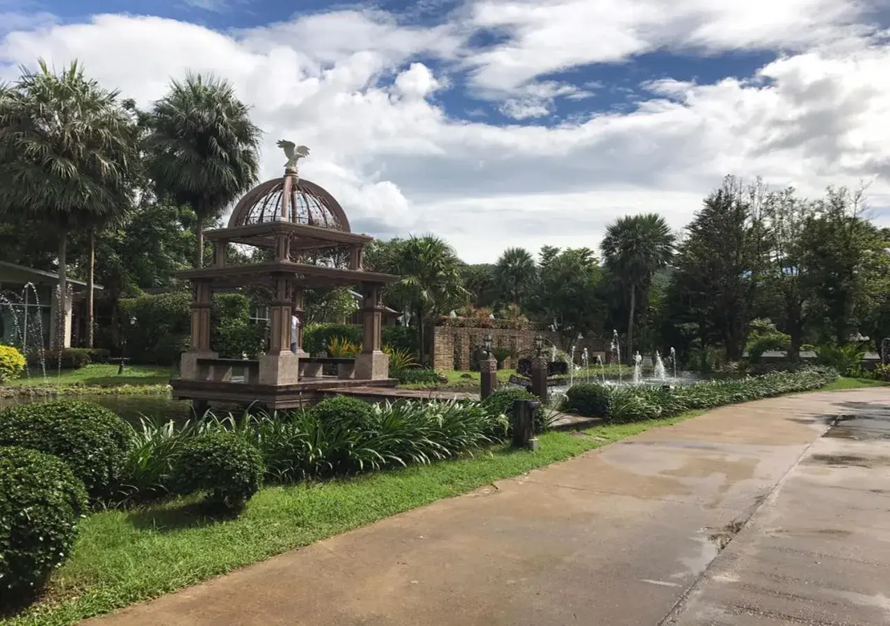 Garden in Nana Resort Kaeng Krachan - SHA Plus Certified