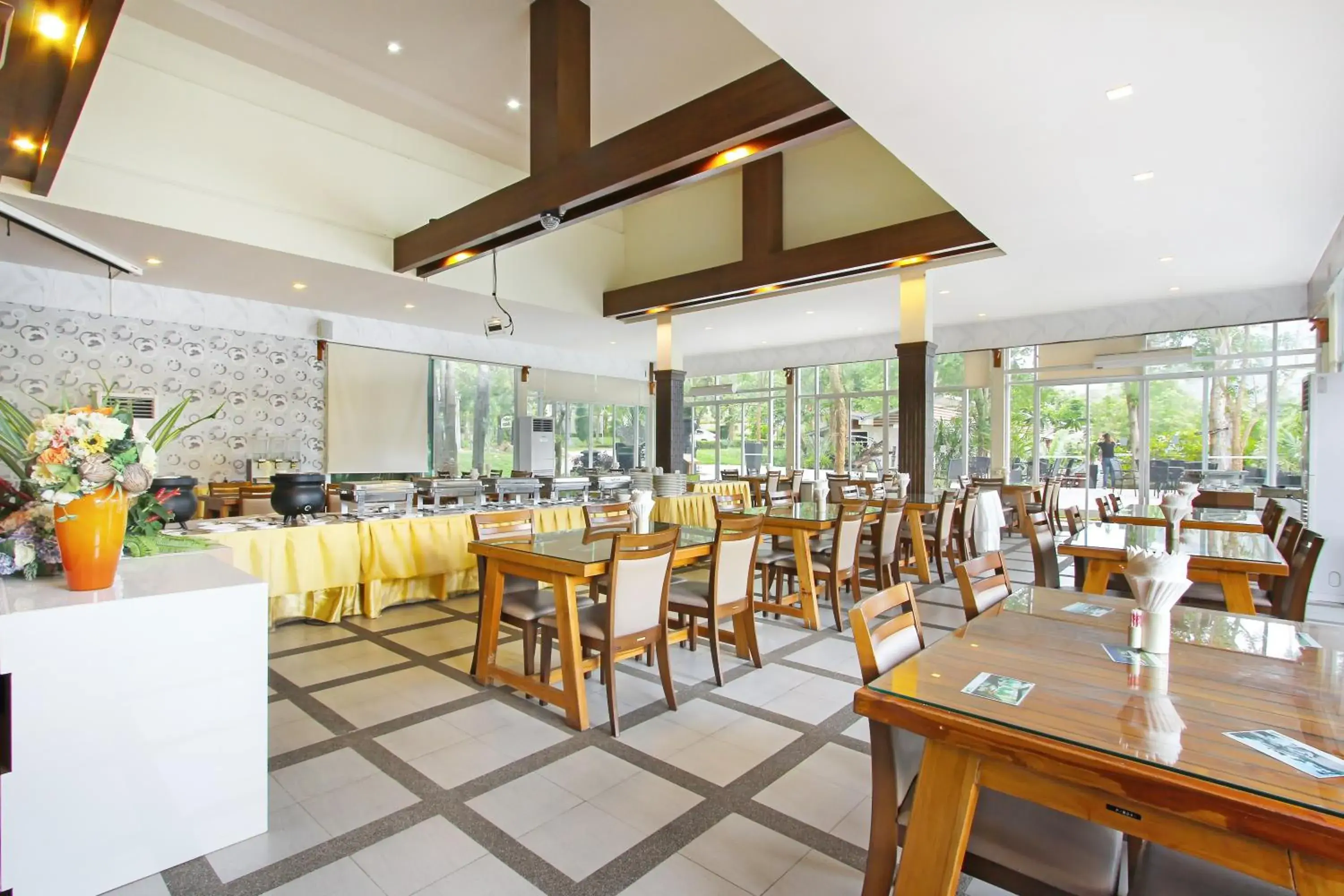 Restaurant/Places to Eat in Nana Resort Kaeng Krachan - SHA Plus Certified