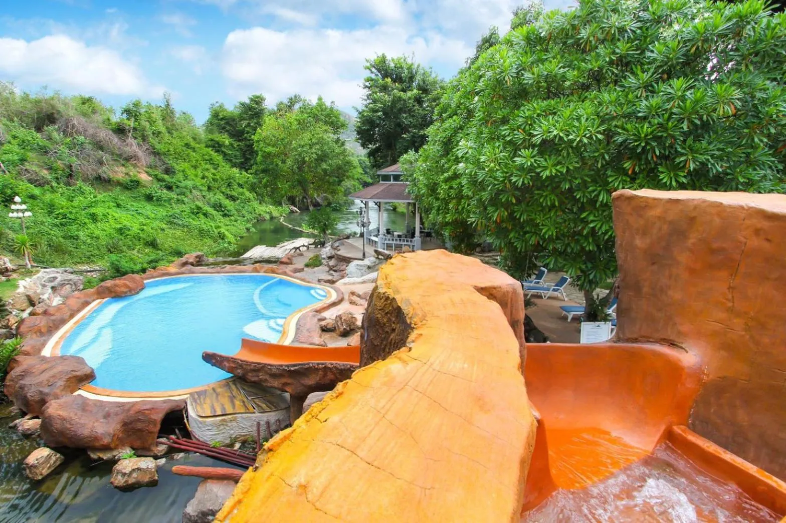 Pool view in Nana Resort Kaeng Krachan