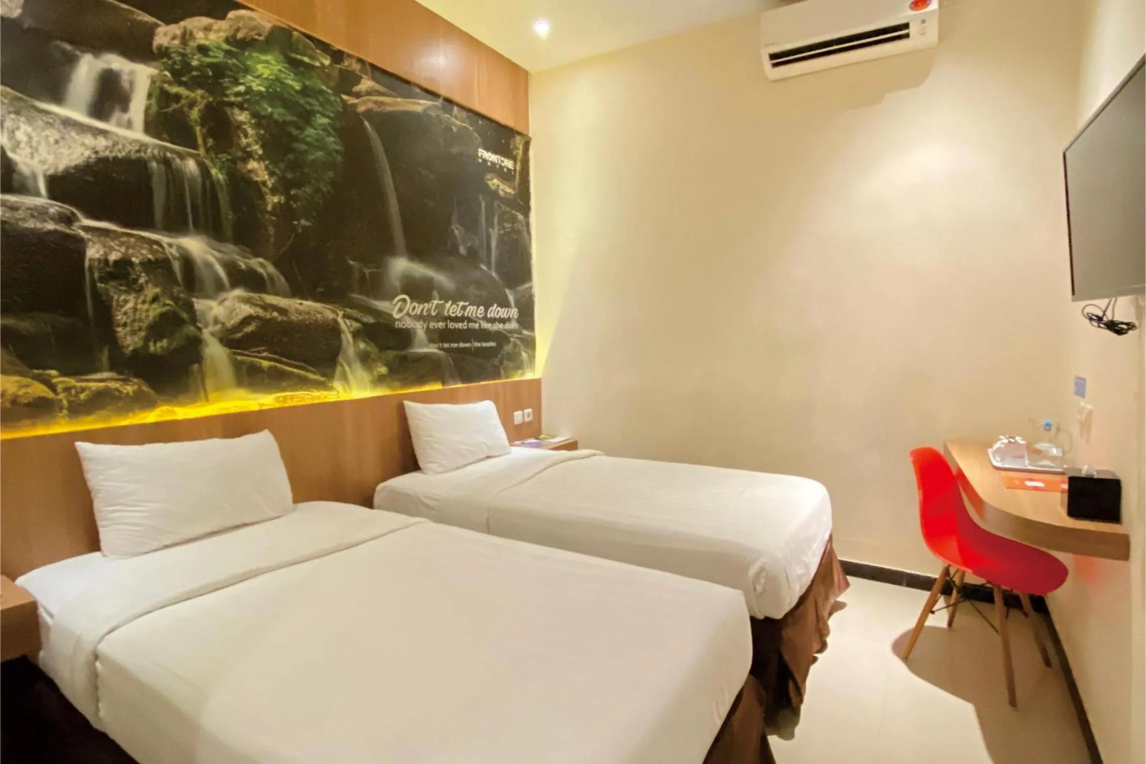 Bed in Front One Hotel Airport Solo