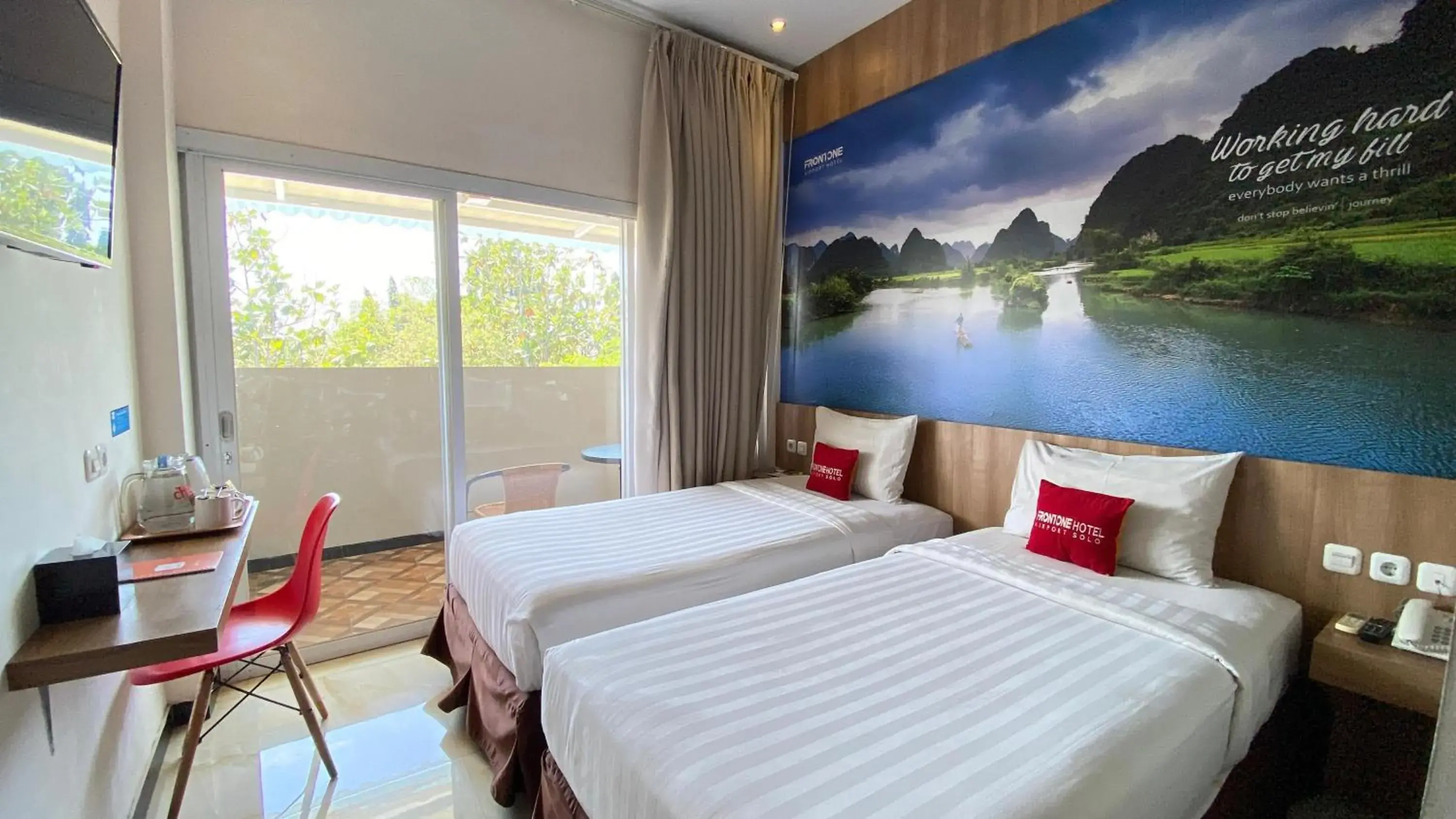 Bed in Front One Hotel Airport Solo Bed in Front One Hotel Airport Solo