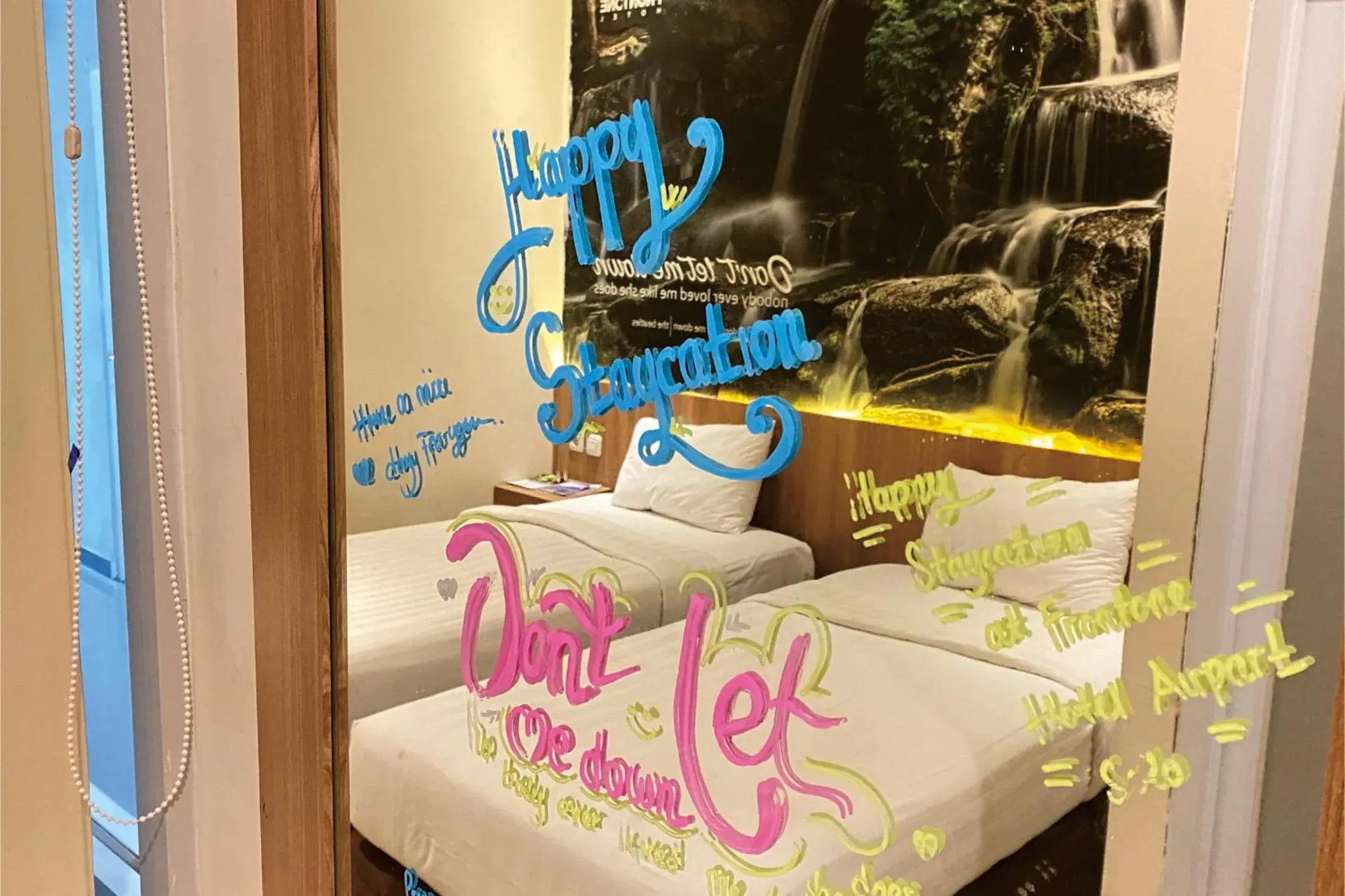 Bed in Front One Hotel Airport Solo Bed in Front One Hotel Airport Solo