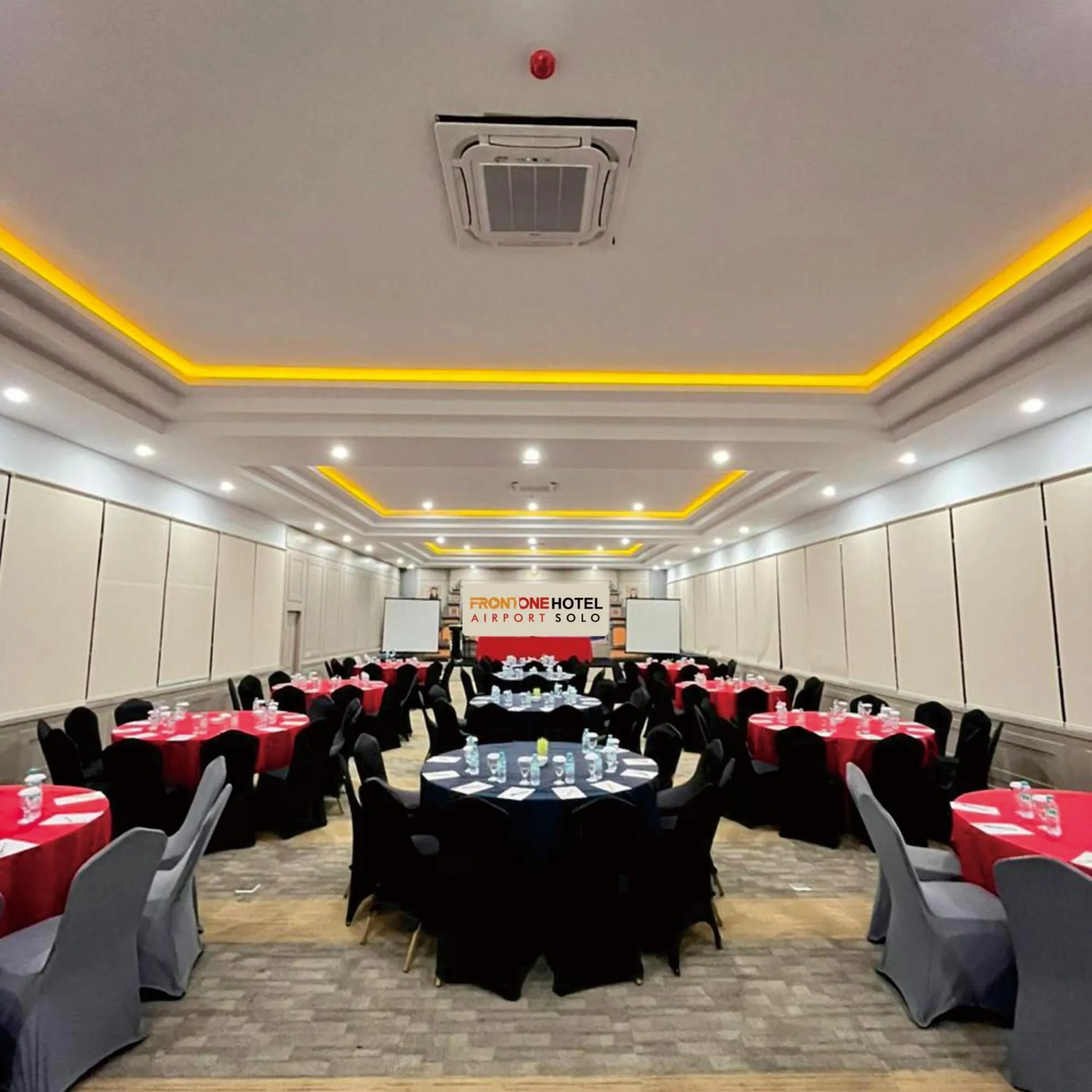 Front One Hotel Airport Solo