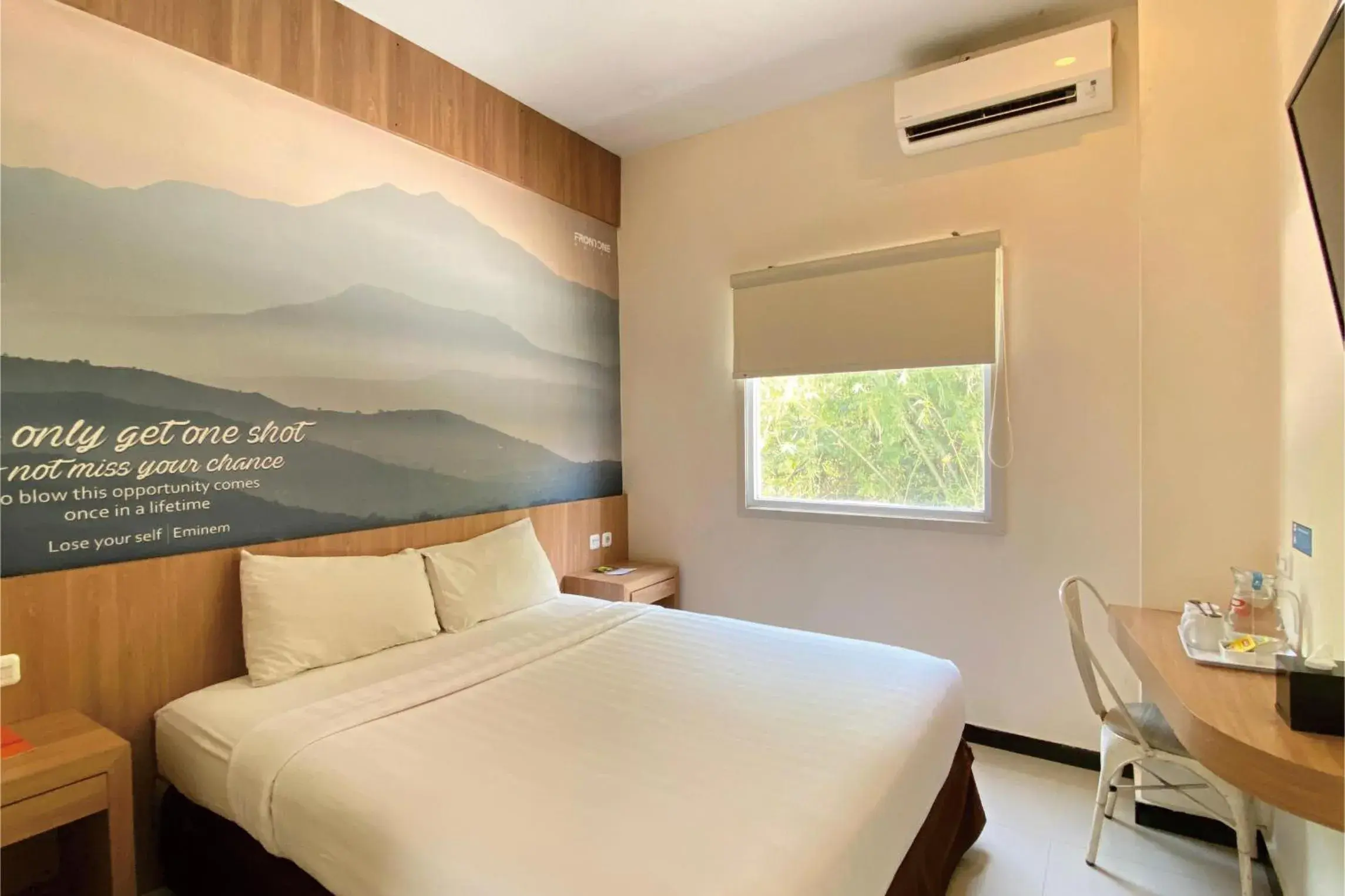 Superior King Room in AYRA Hotel Airport Solo Superior King Room in AYRA Hotel Airport Solo