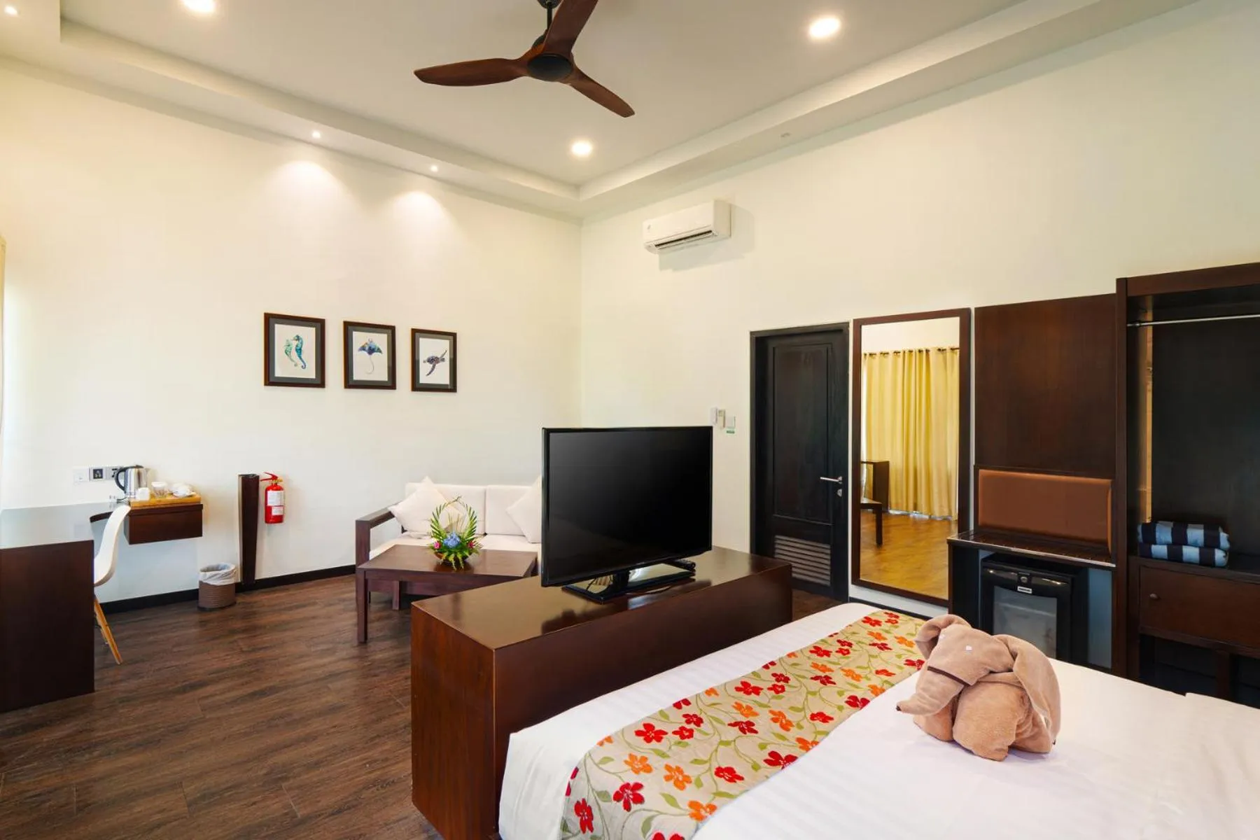 Bed in Mayang Sari Beach Resort