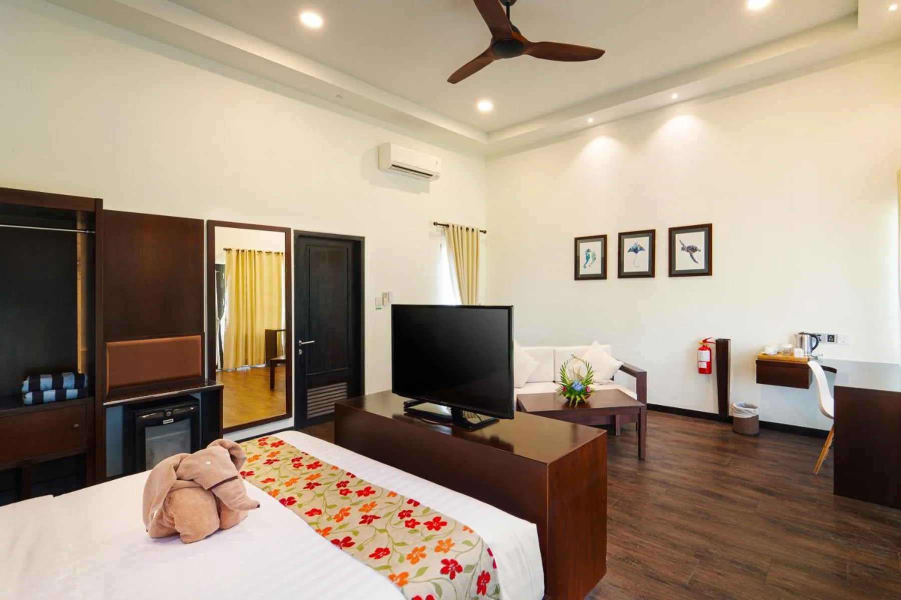 Bed in Mayang Sari Beach Resort