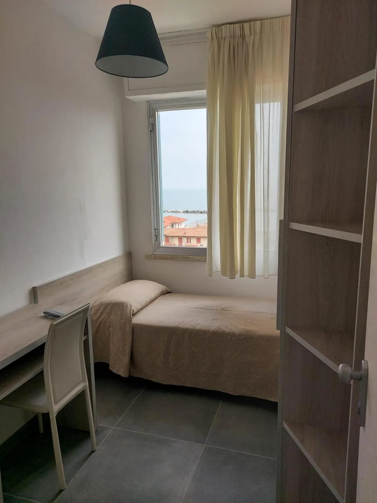 Bedroom, Bed in Hotel Concorde